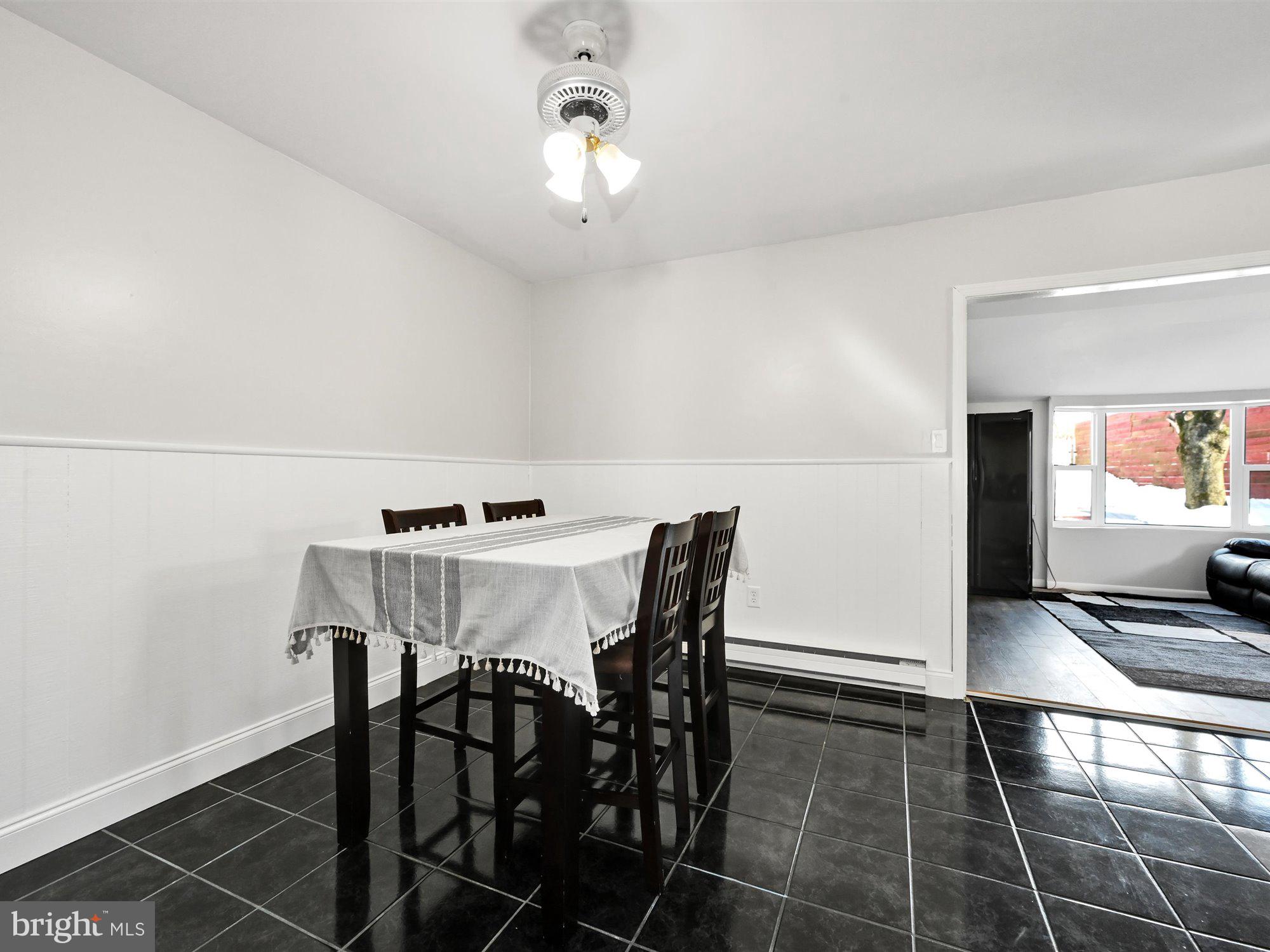 MOUNT JOY - Residential