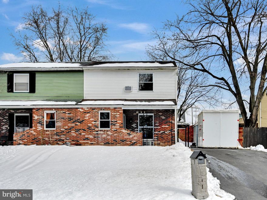 Welcome to this 3 bedroom, 1 1/2 bath home. The home has so much potential with a beautiful new kitchen. Get it while you can! Make it your own and gain equity.