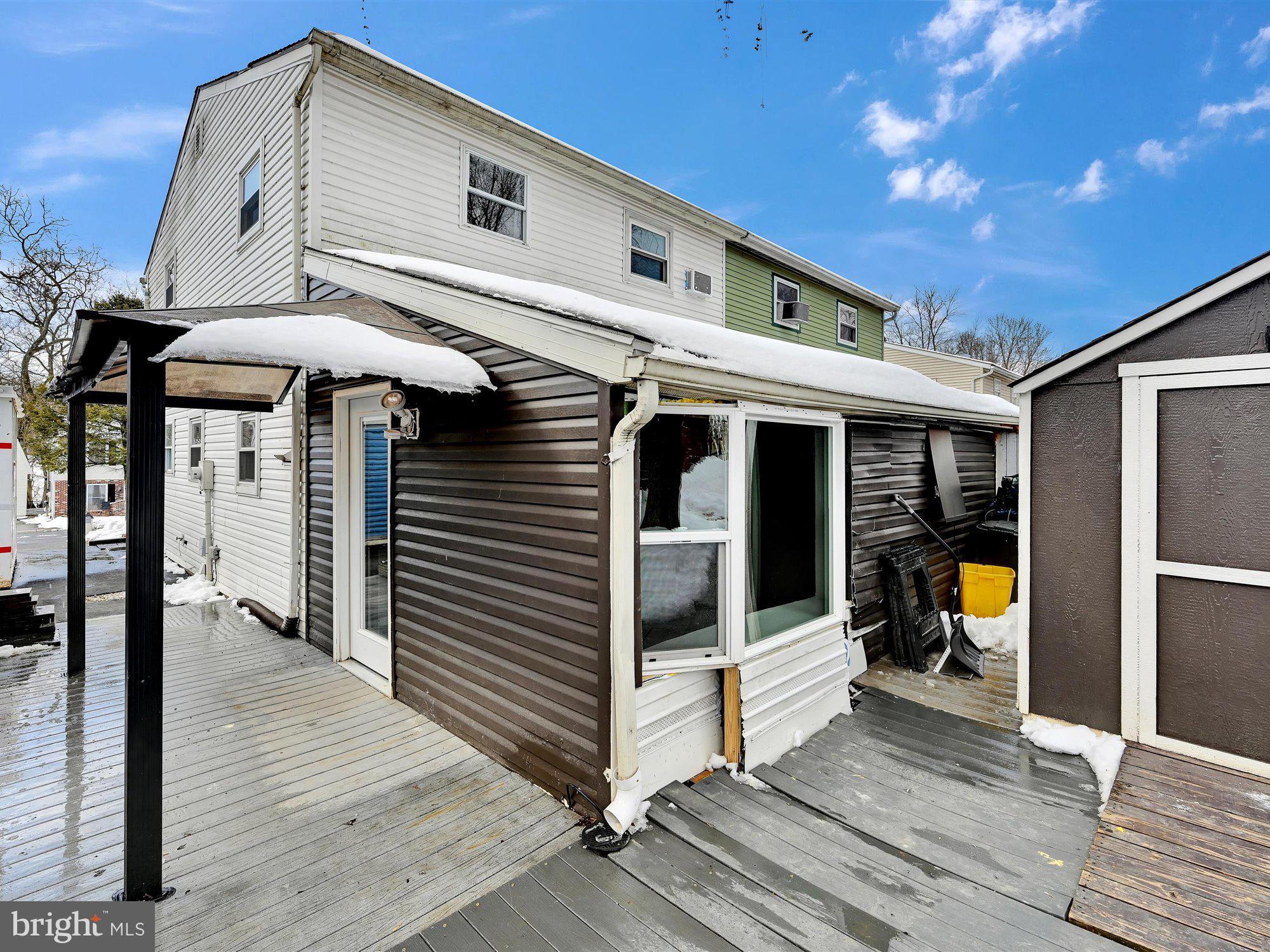 MOUNT JOY - Residential