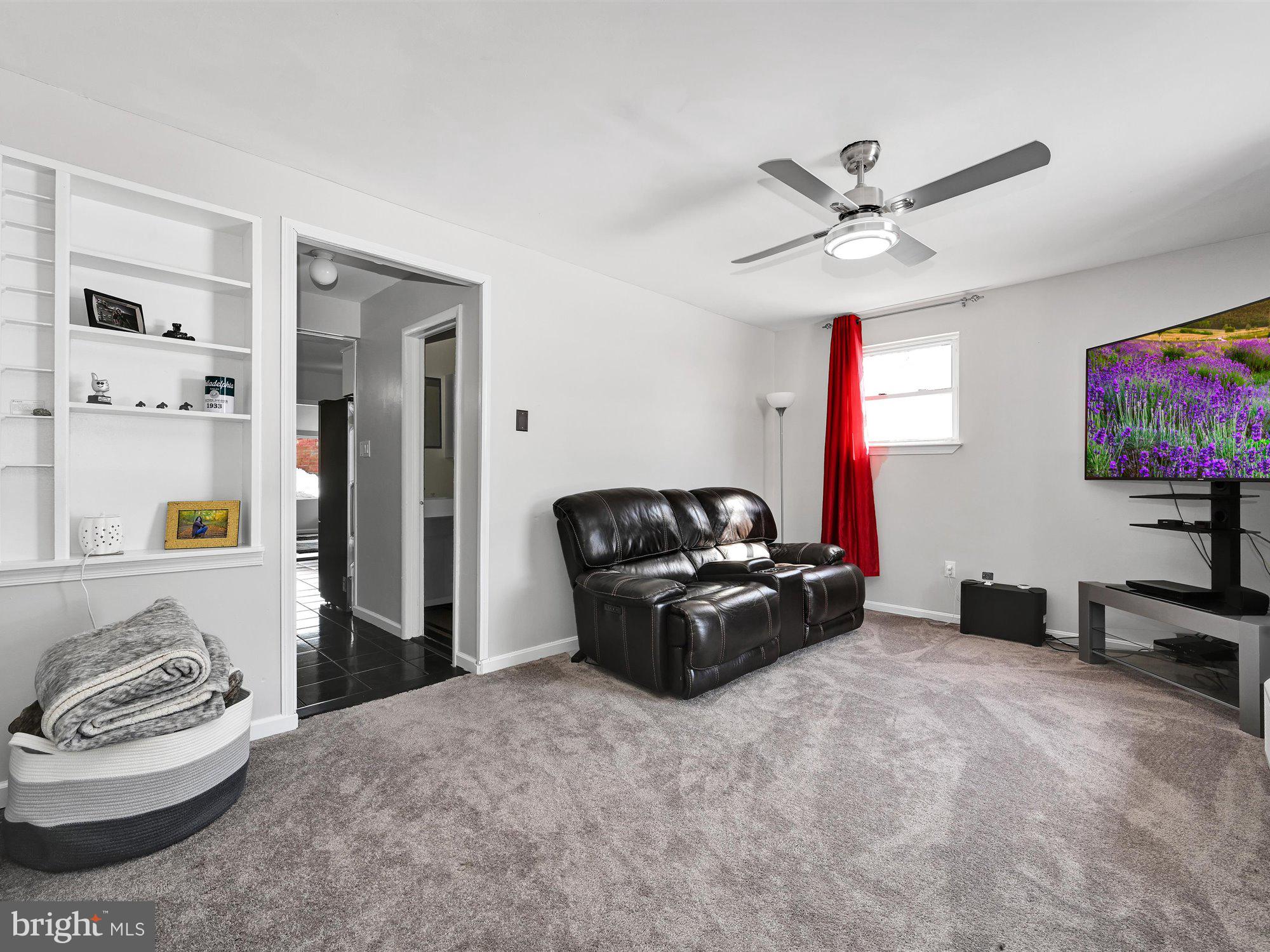 MOUNT JOY - Residential