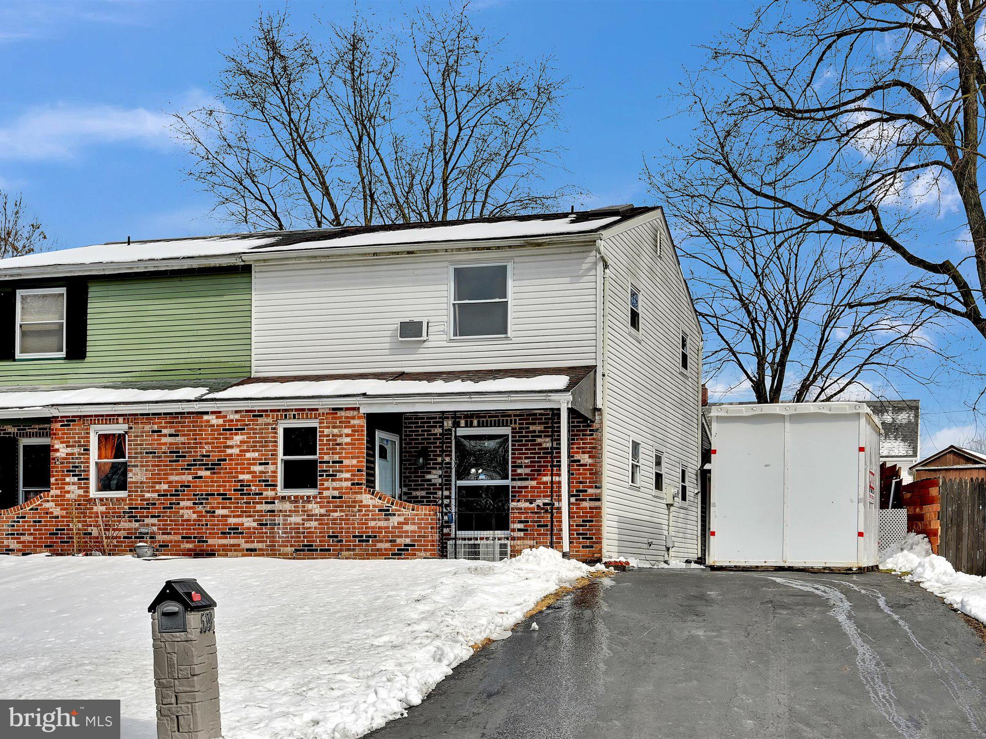 MOUNT JOY - Residential