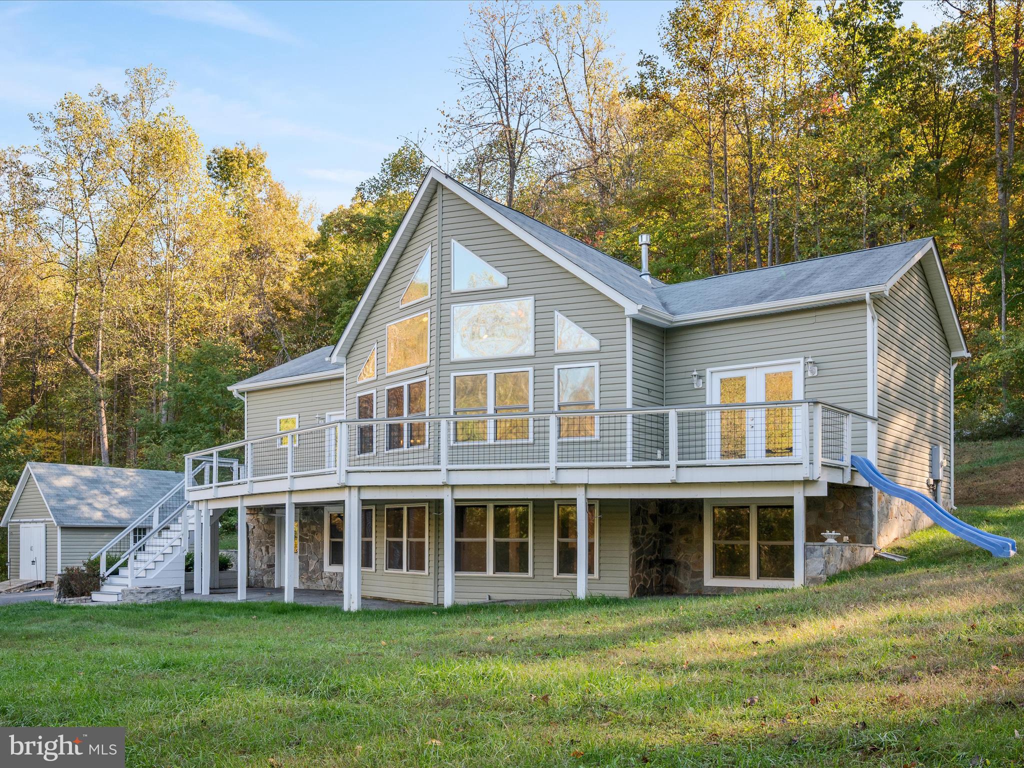 10 WESTVIEW DRIVE