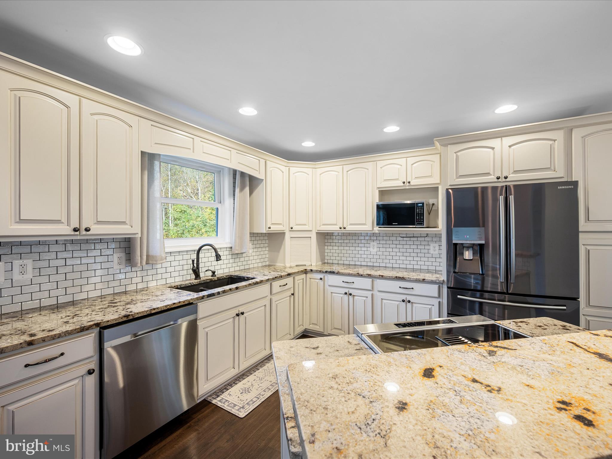 CHERRY RIDGE - Residential