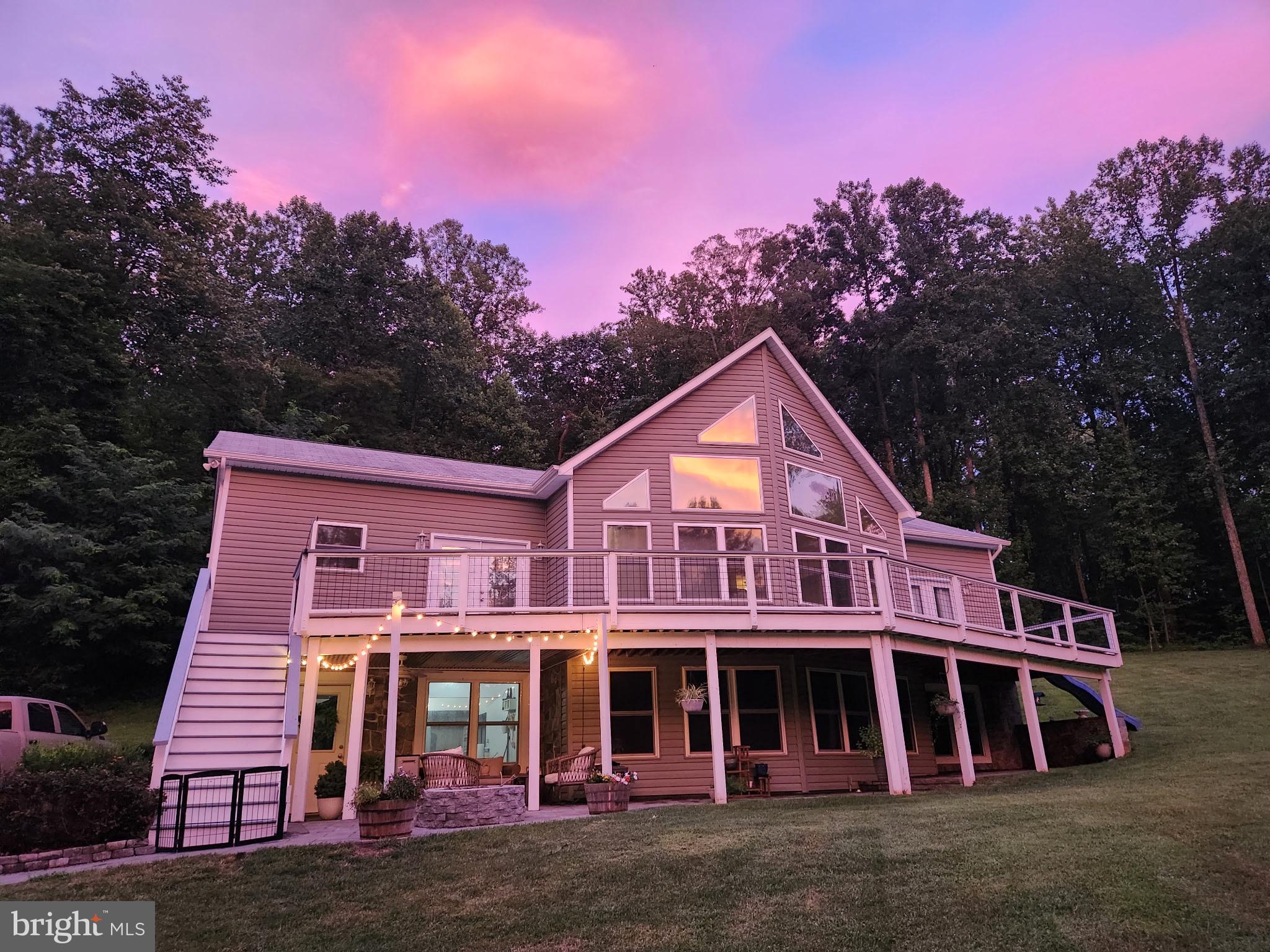 10 WESTVIEW DRIVE