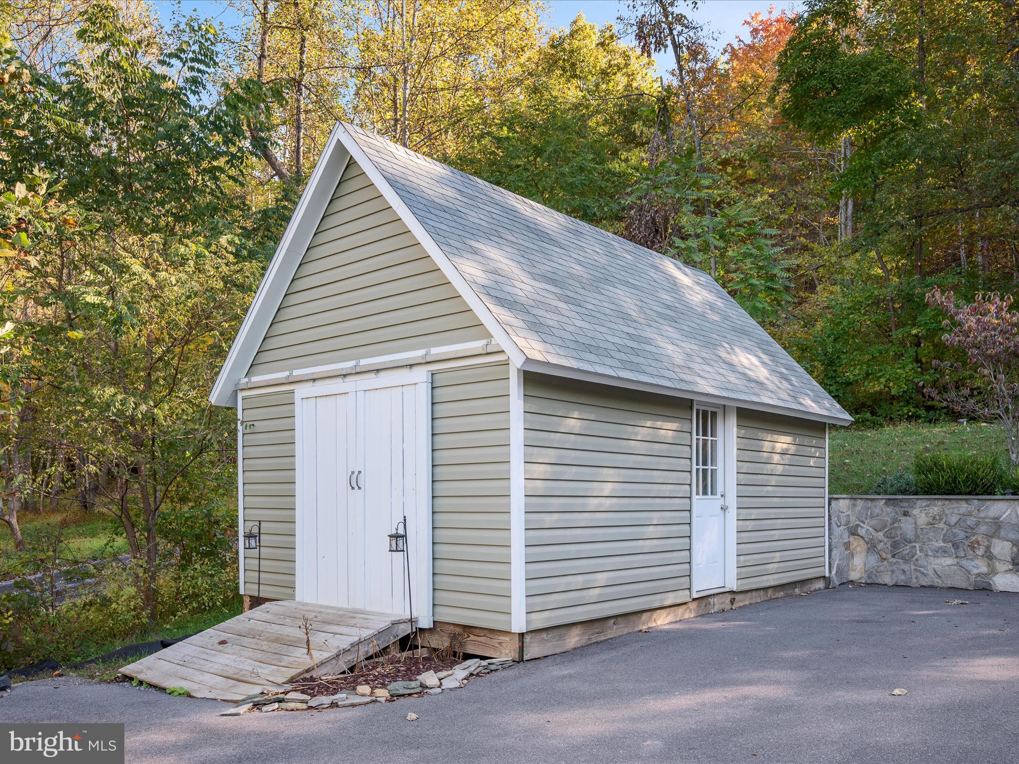 CHERRY RIDGE - Residential