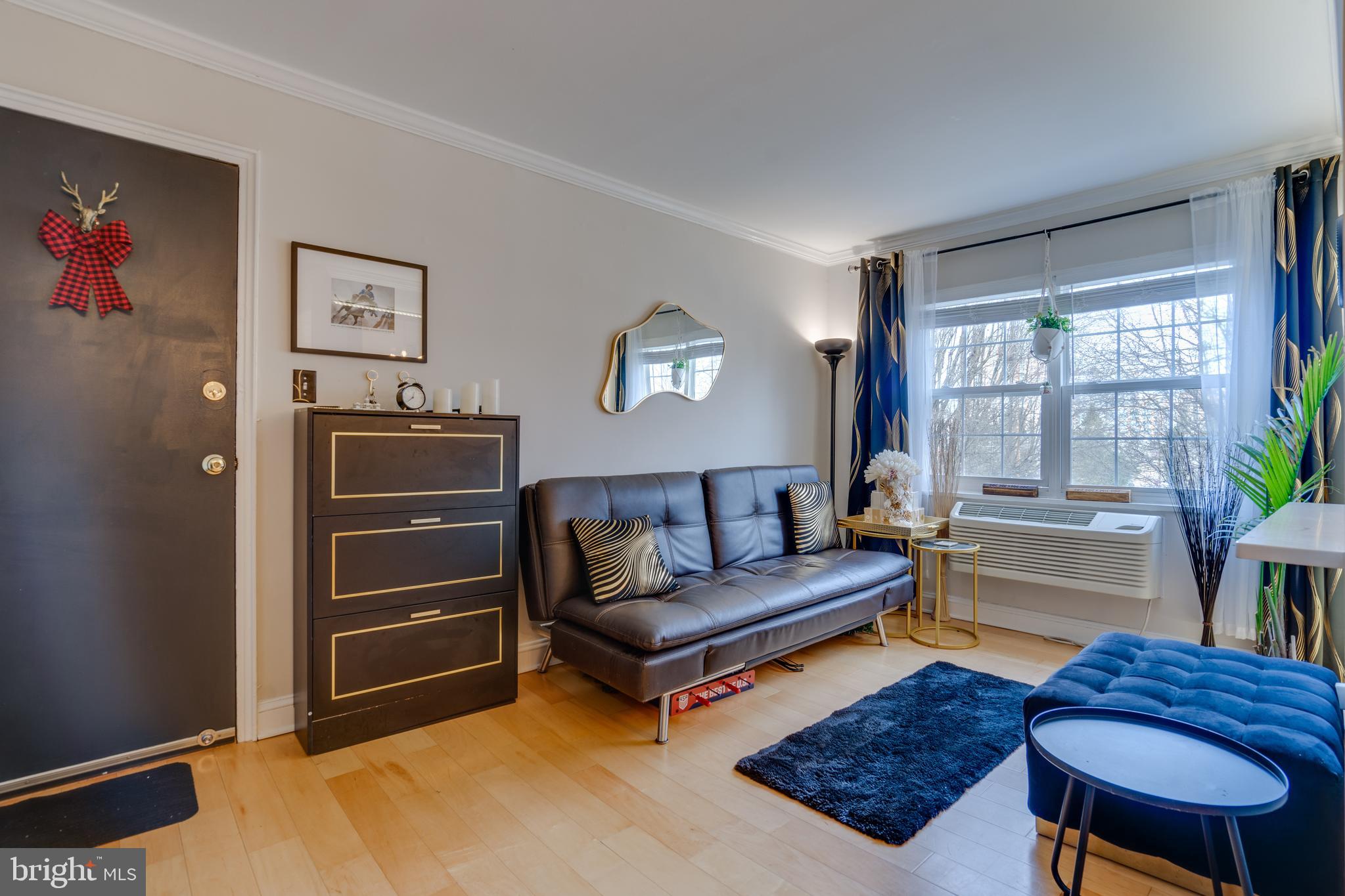 2237 FARRINGTON AVENUE 06-201