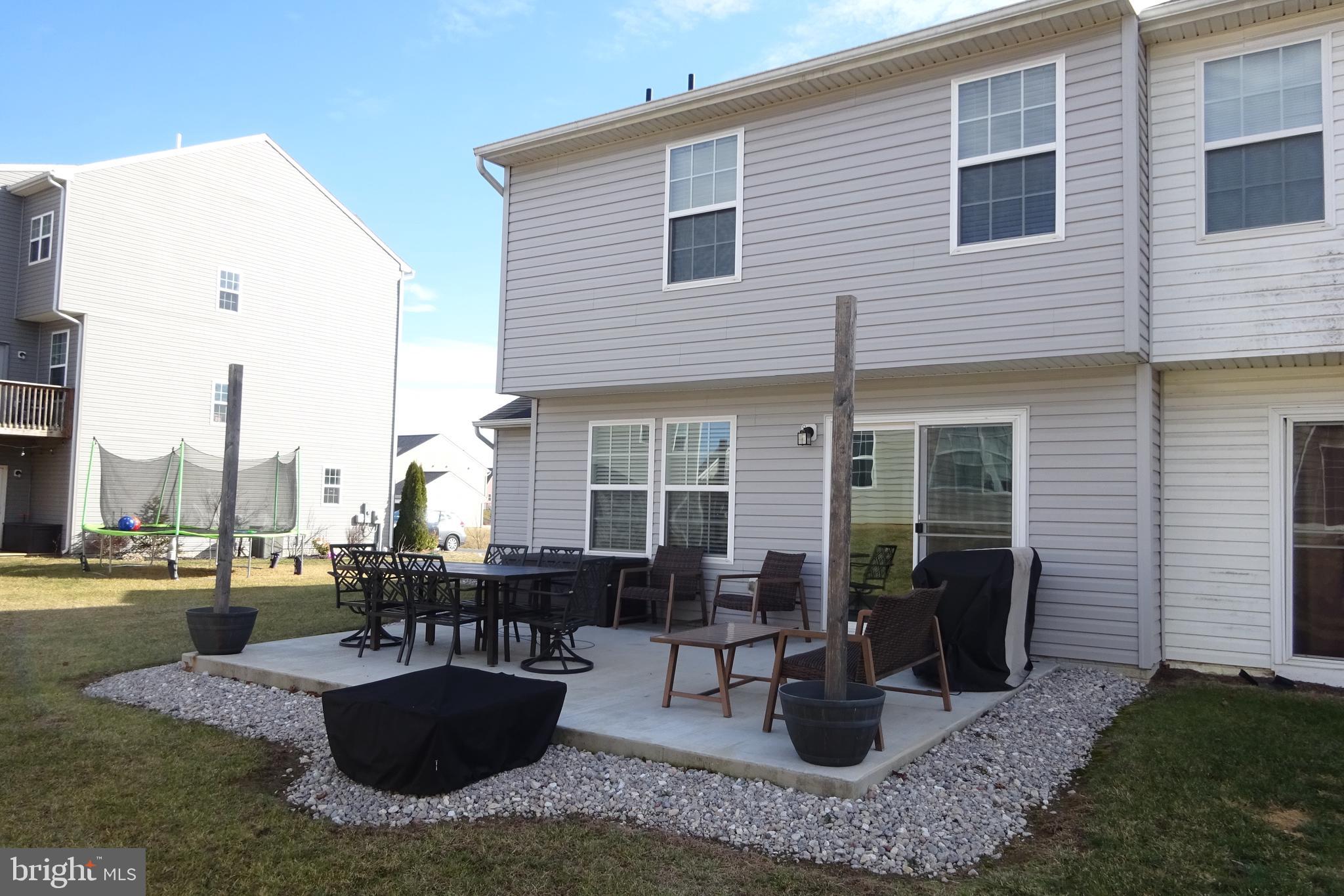 ROLLING HILLS - Residential