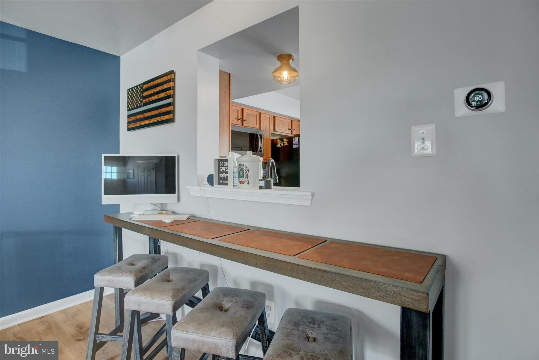 ROLLING HILLS - Residential