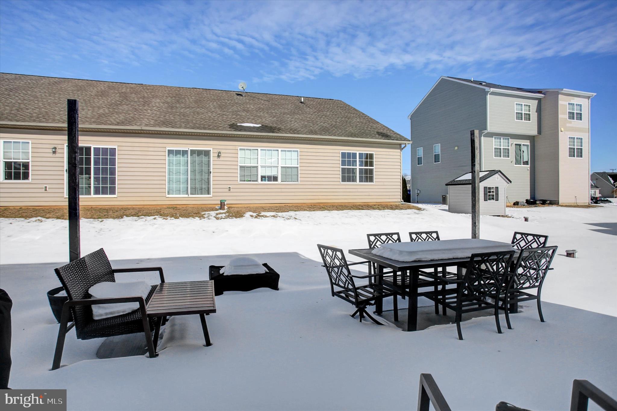 ROLLING HILLS - Residential