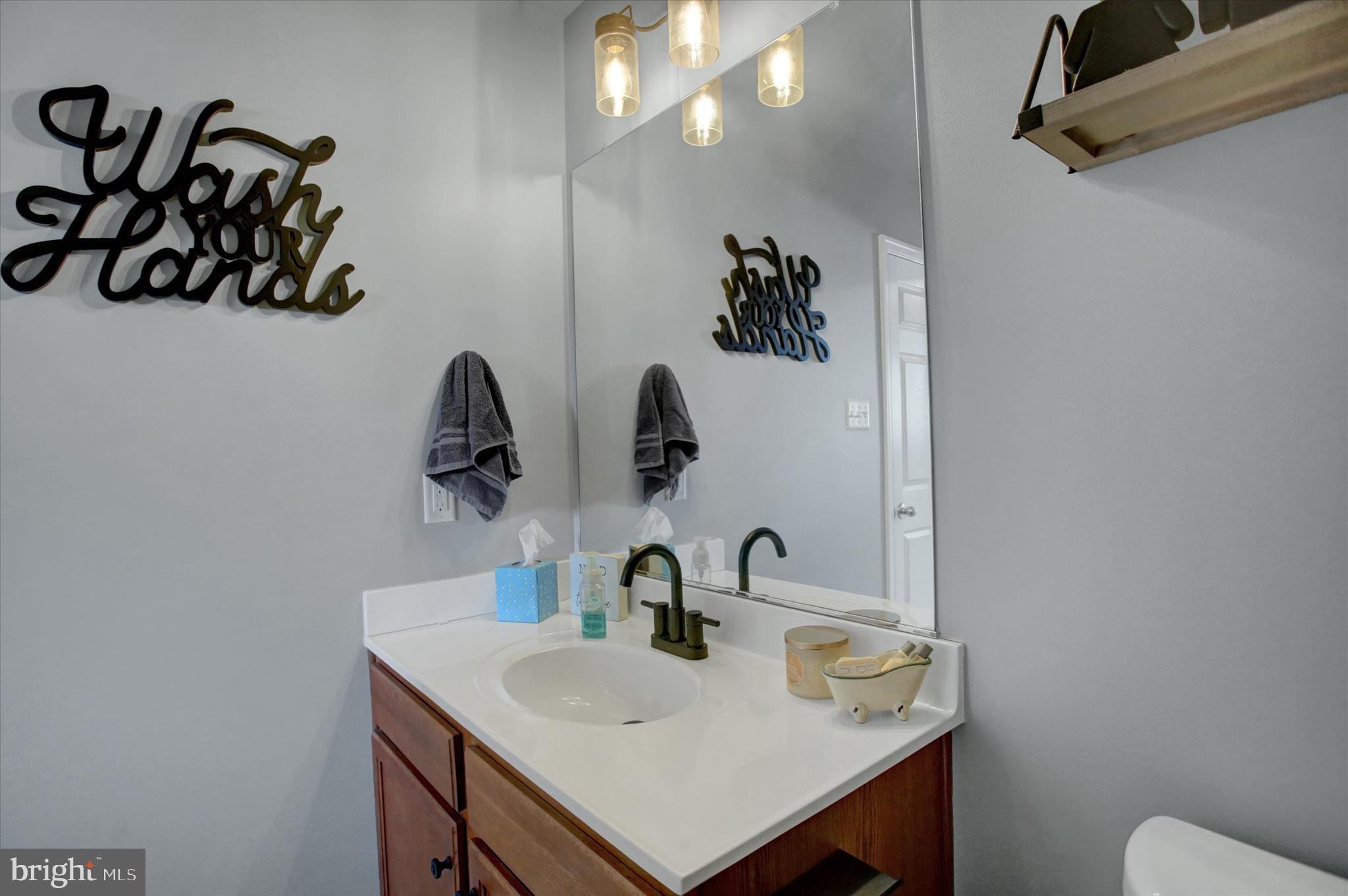 ROLLING HILLS - Residential