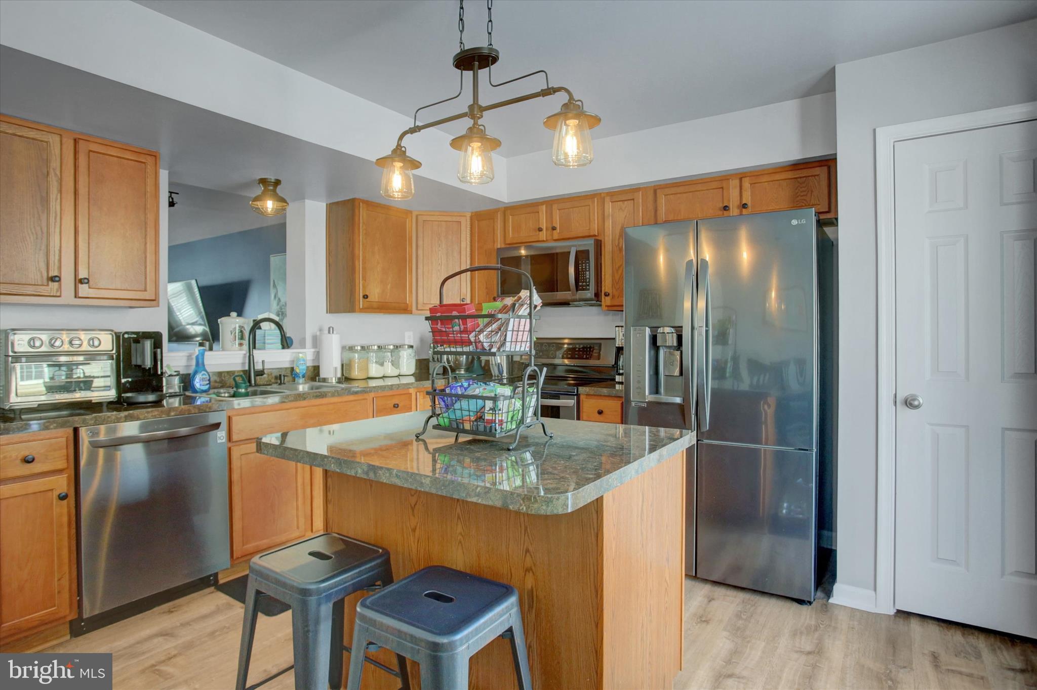 ROLLING HILLS - Residential