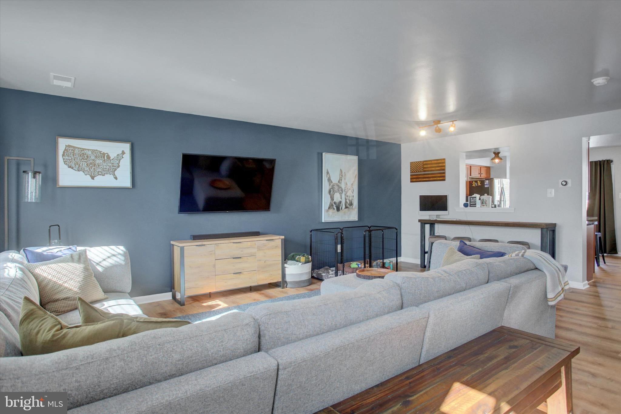 3751 ROLLING HILLS DRIVE