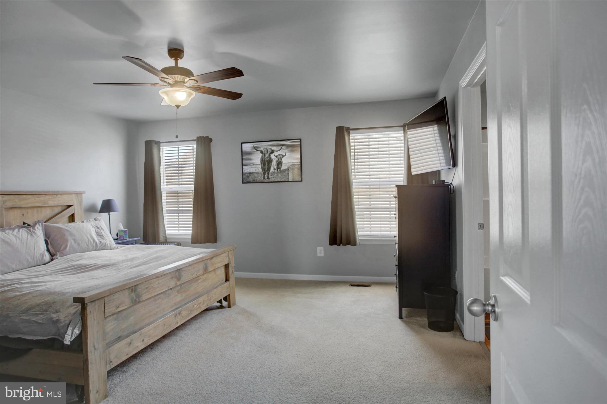 ROLLING HILLS - Residential