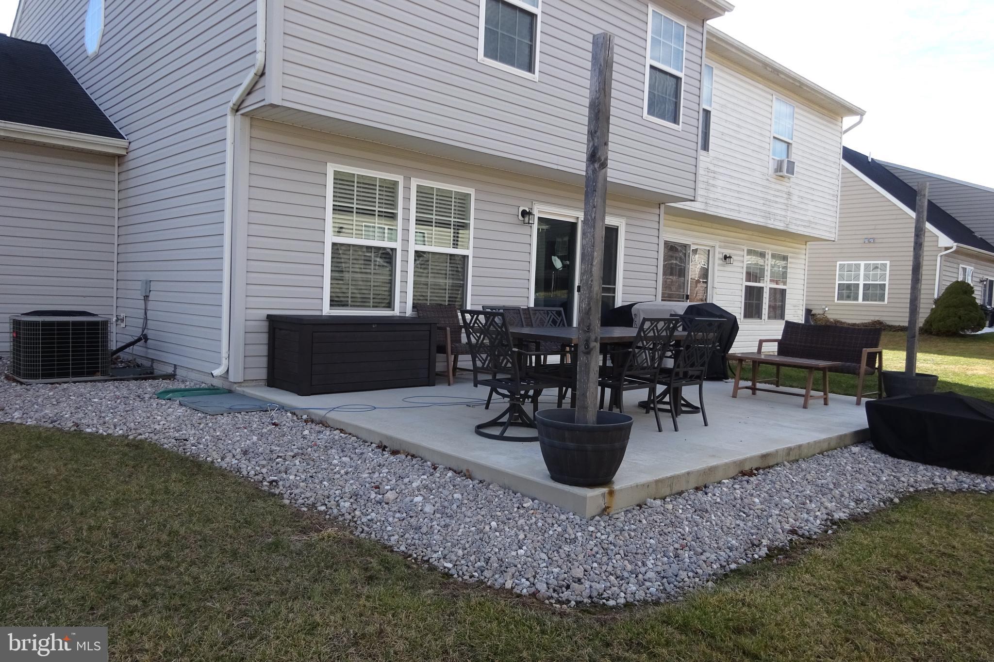 ROLLING HILLS - Residential