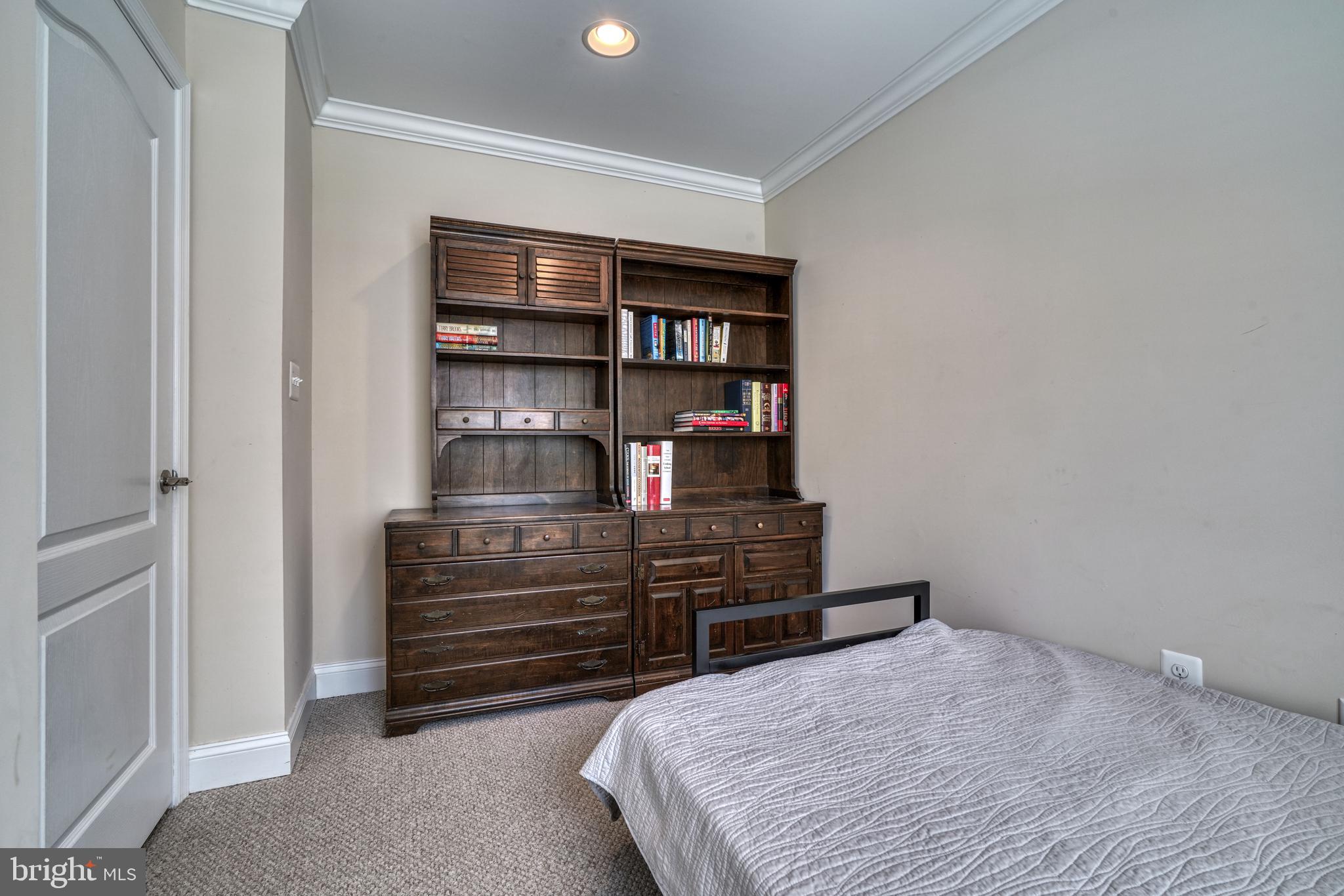 RIVERSIDE PARK - Residential