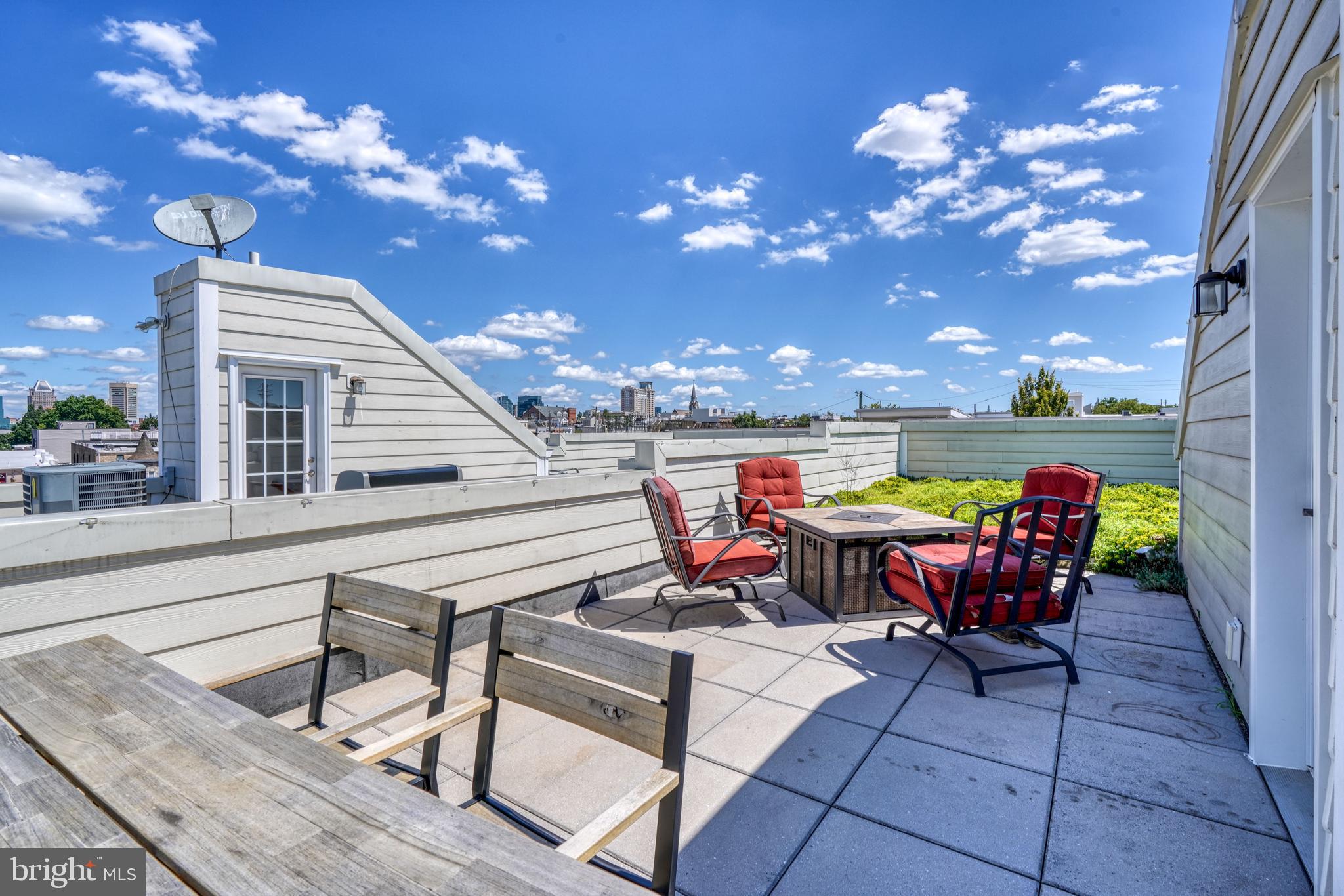 RIVERSIDE PARK - Residential