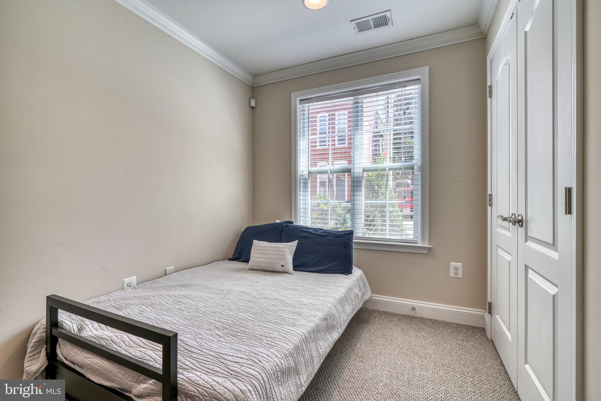 RIVERSIDE PARK - Residential