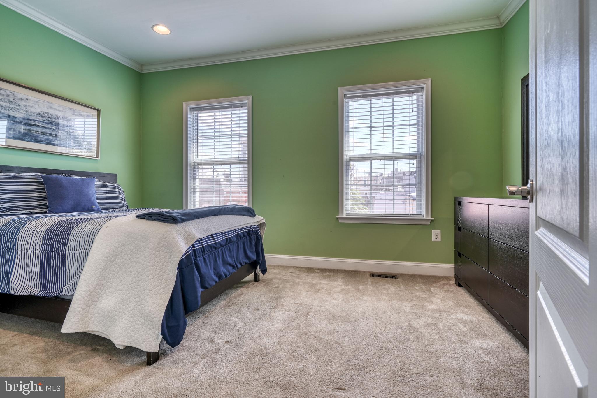 RIVERSIDE PARK - Residential