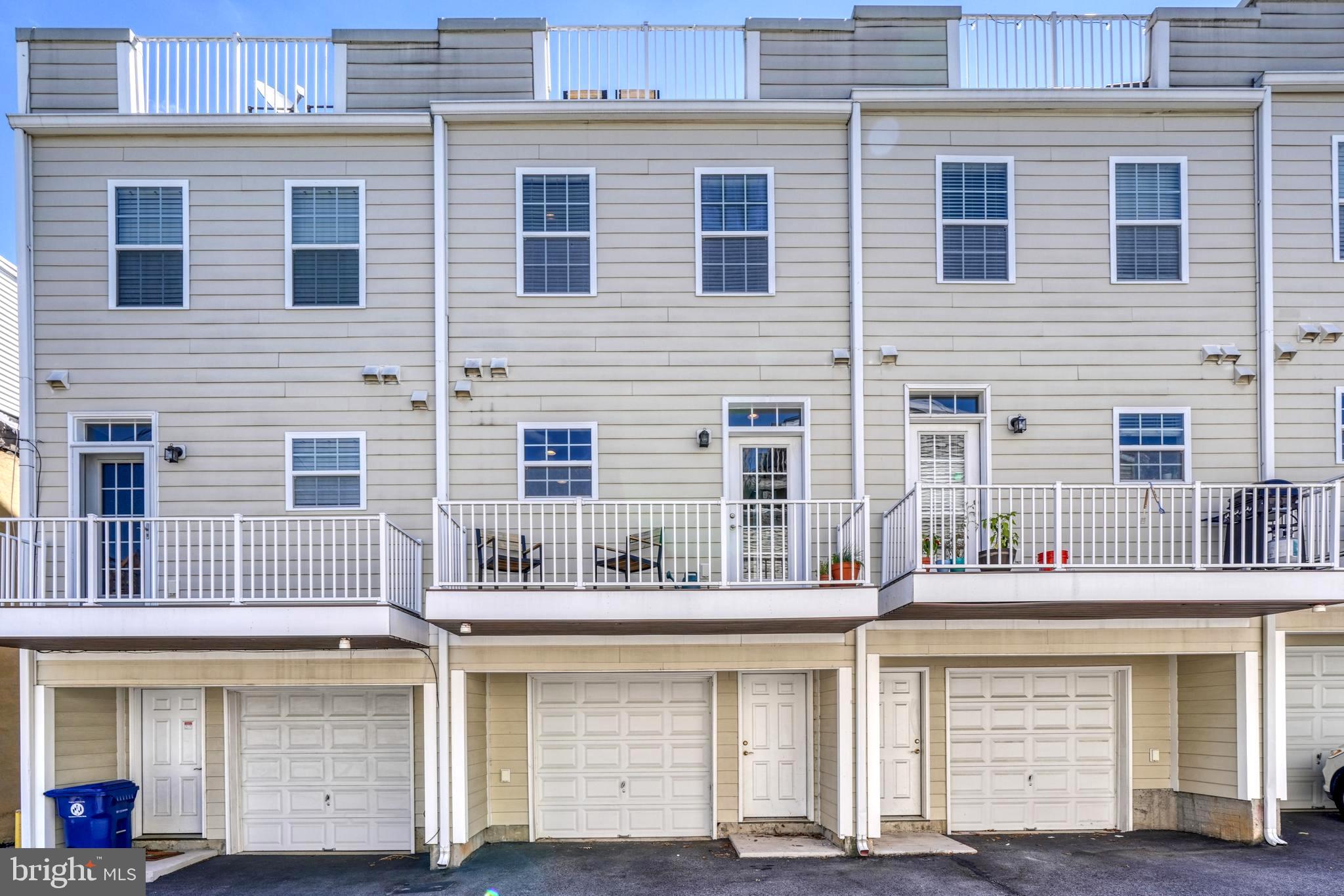 RIVERSIDE PARK - Residential