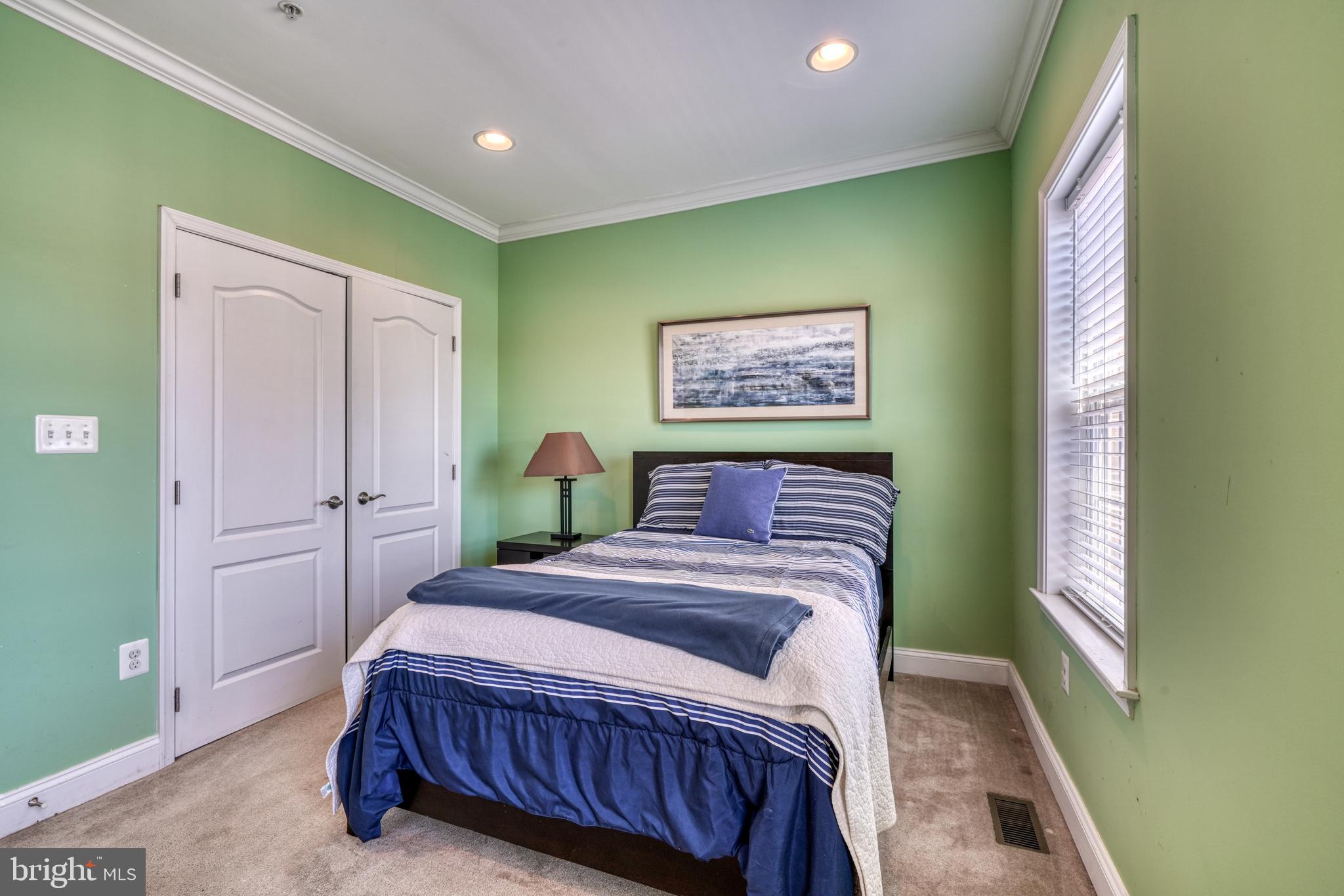 RIVERSIDE PARK - Residential