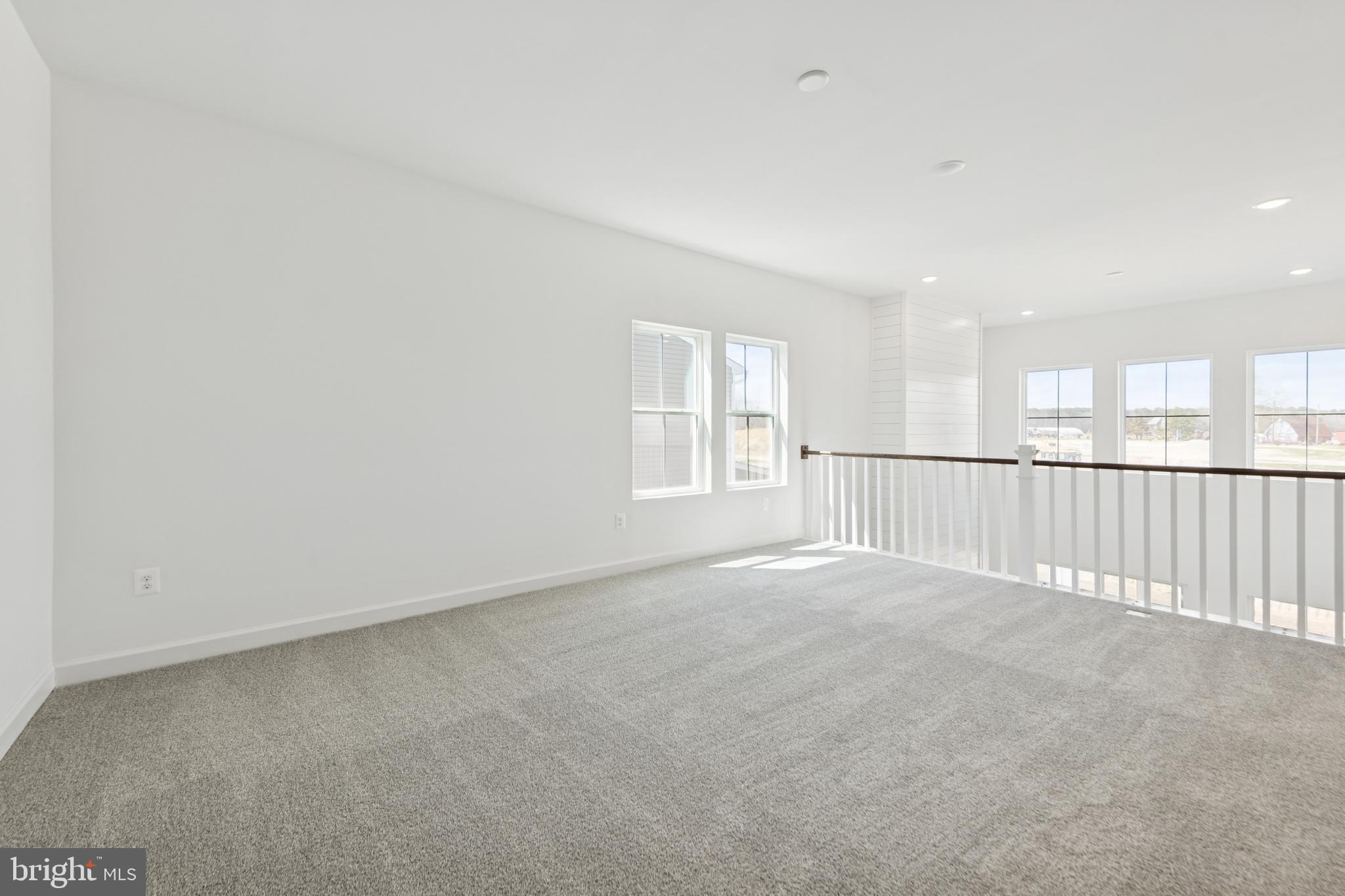 BAY KNOLLS - Residential