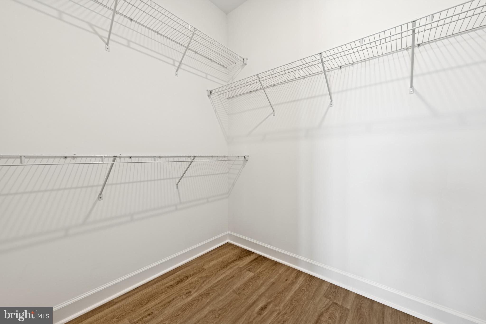 BAY KNOLLS - Residential