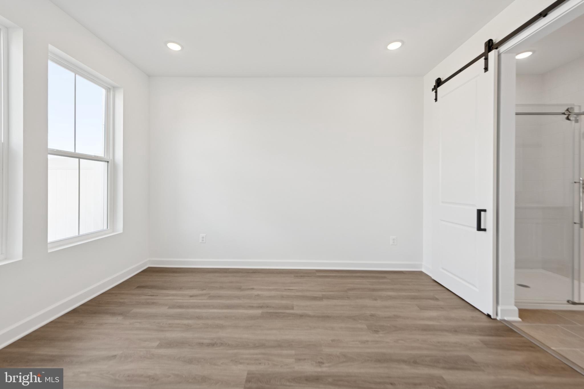 BAY KNOLLS - Residential