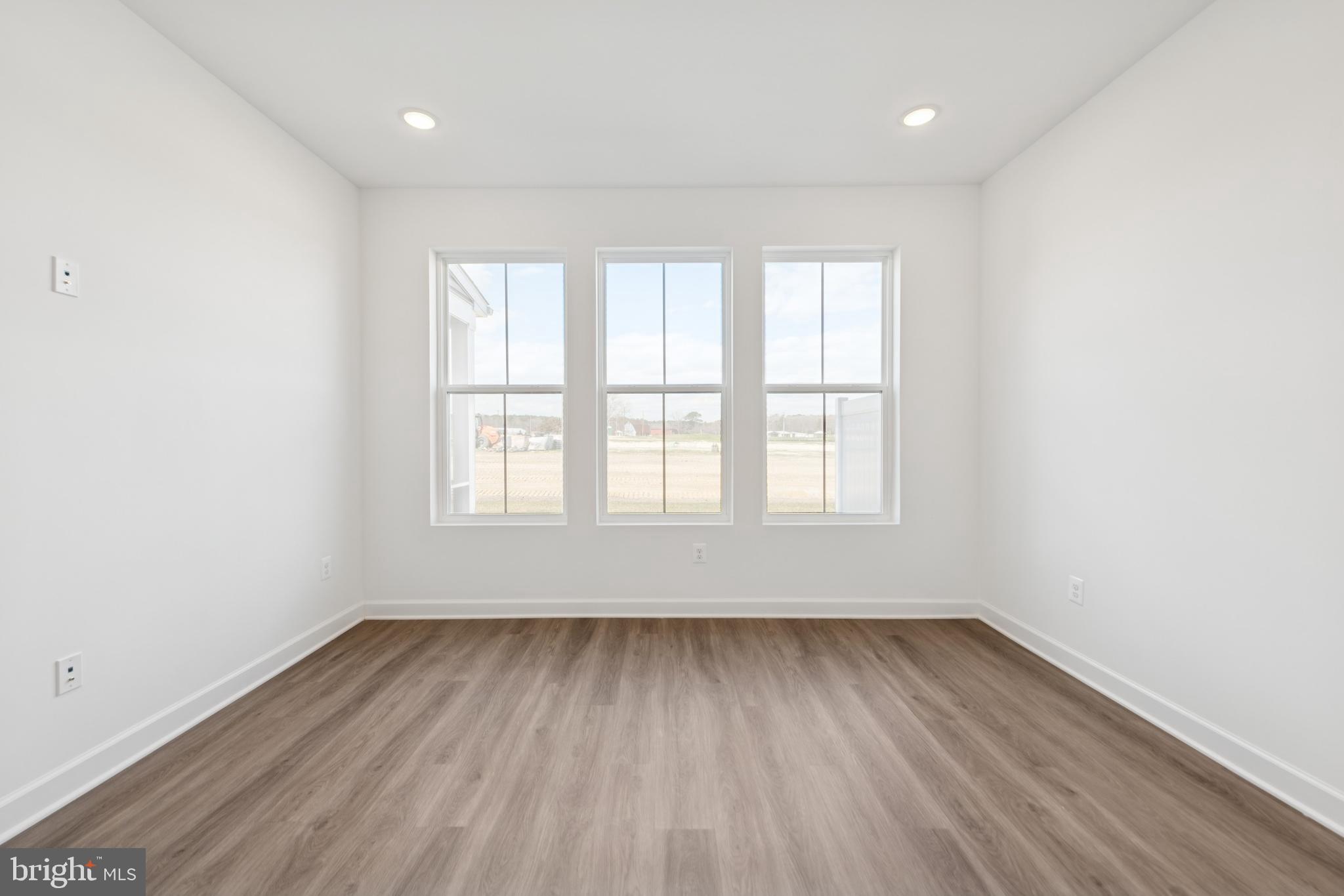 BAY KNOLLS - Residential