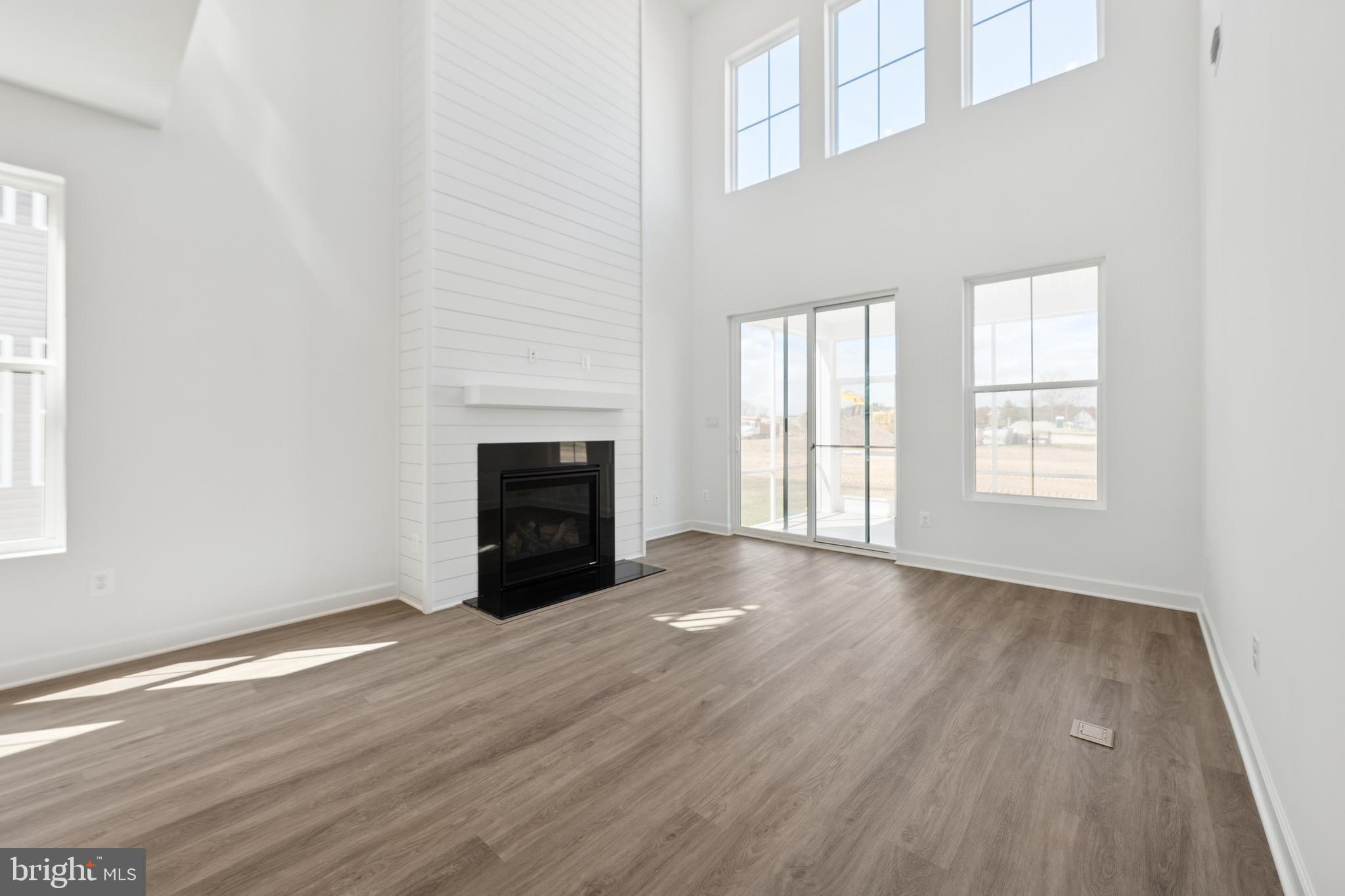 BAY KNOLLS - Residential