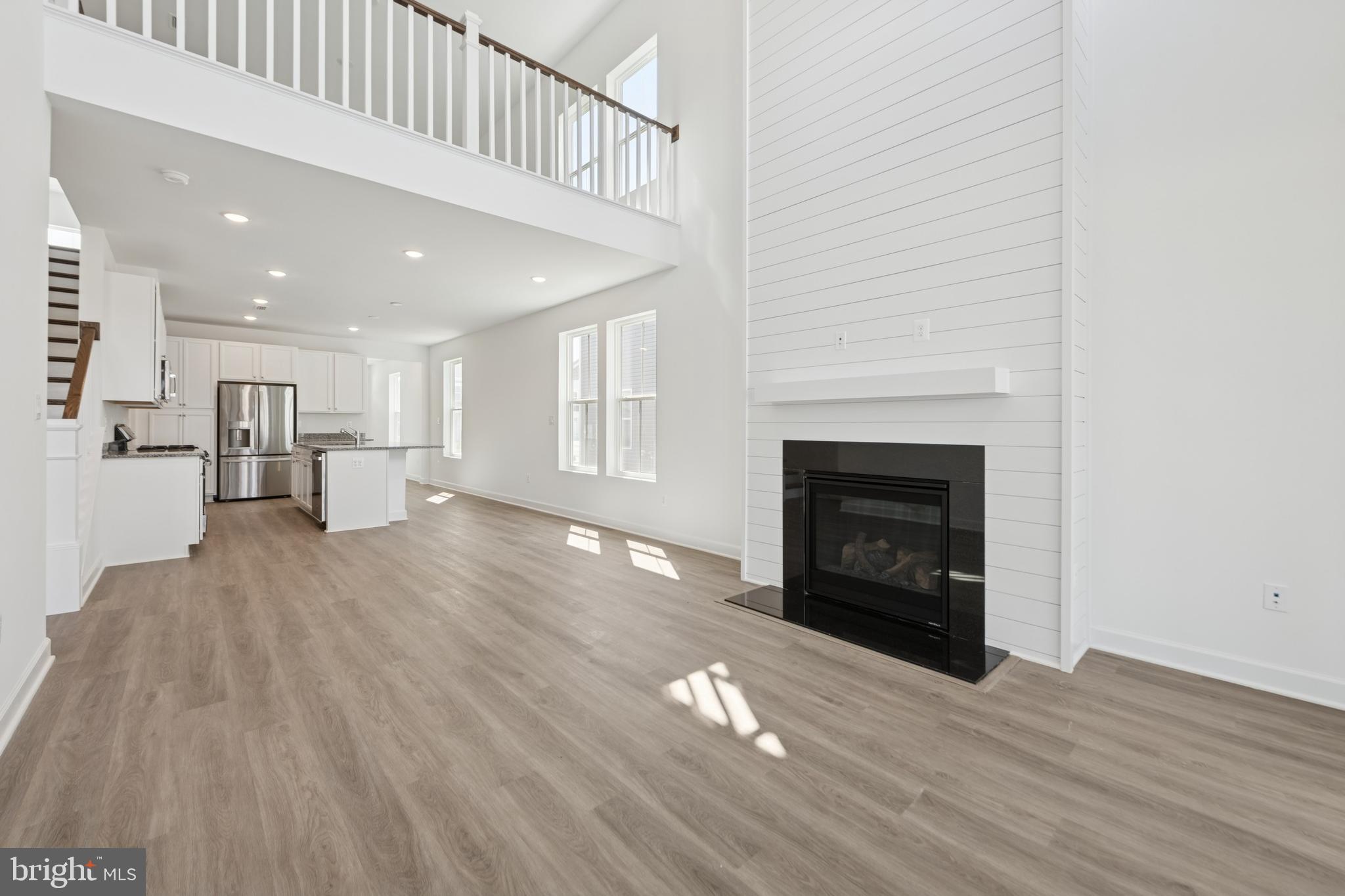 BAY KNOLLS - Residential