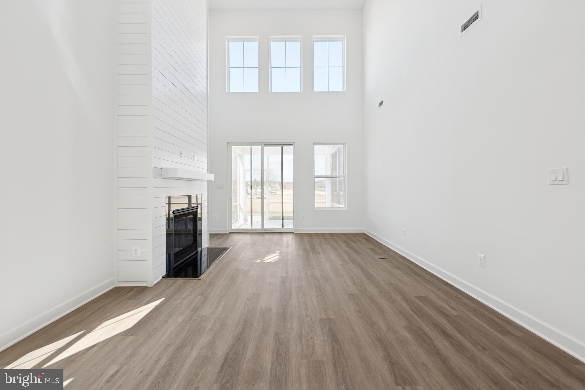 BAY KNOLLS - Residential