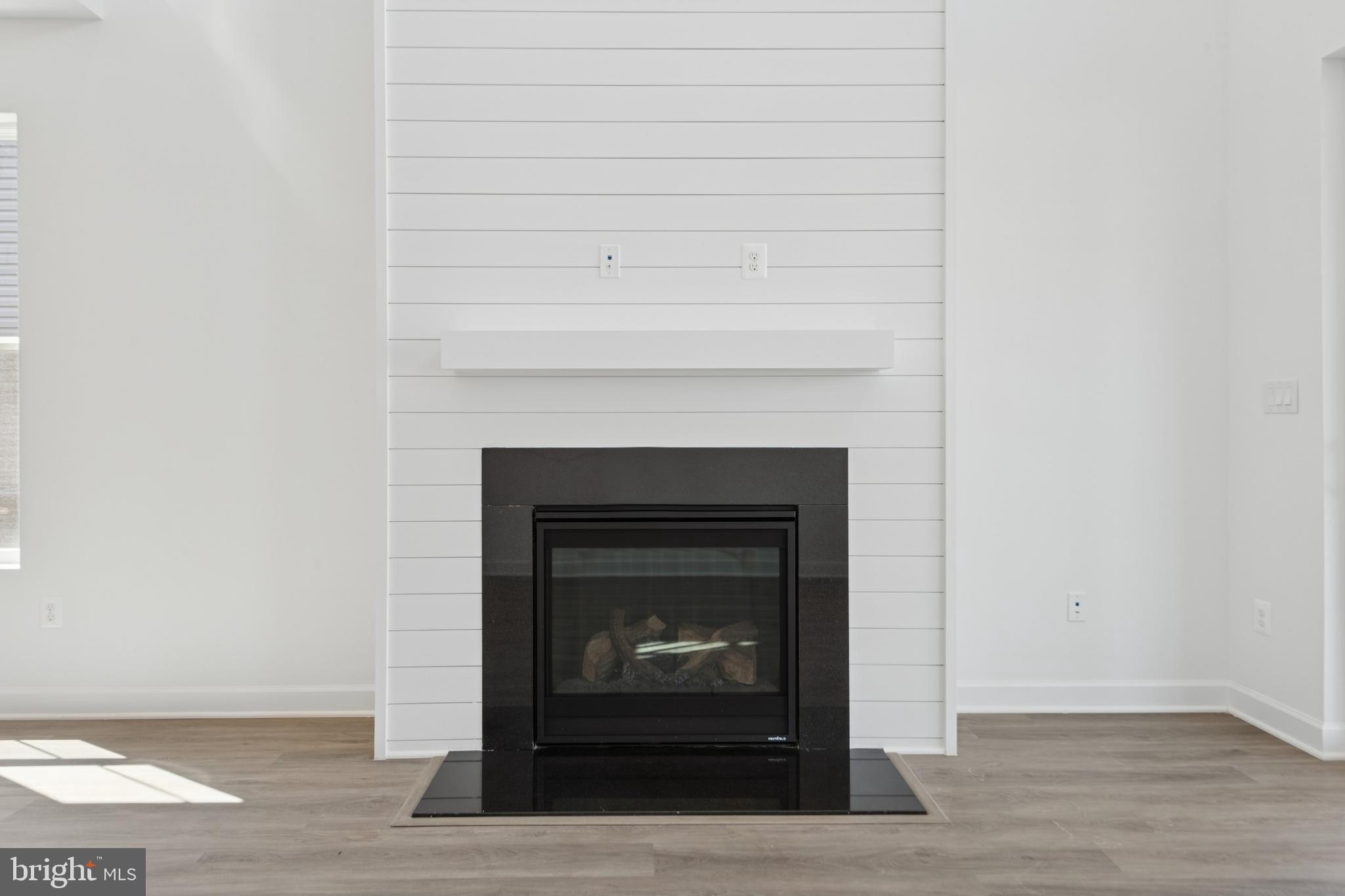 BAY KNOLLS - Residential