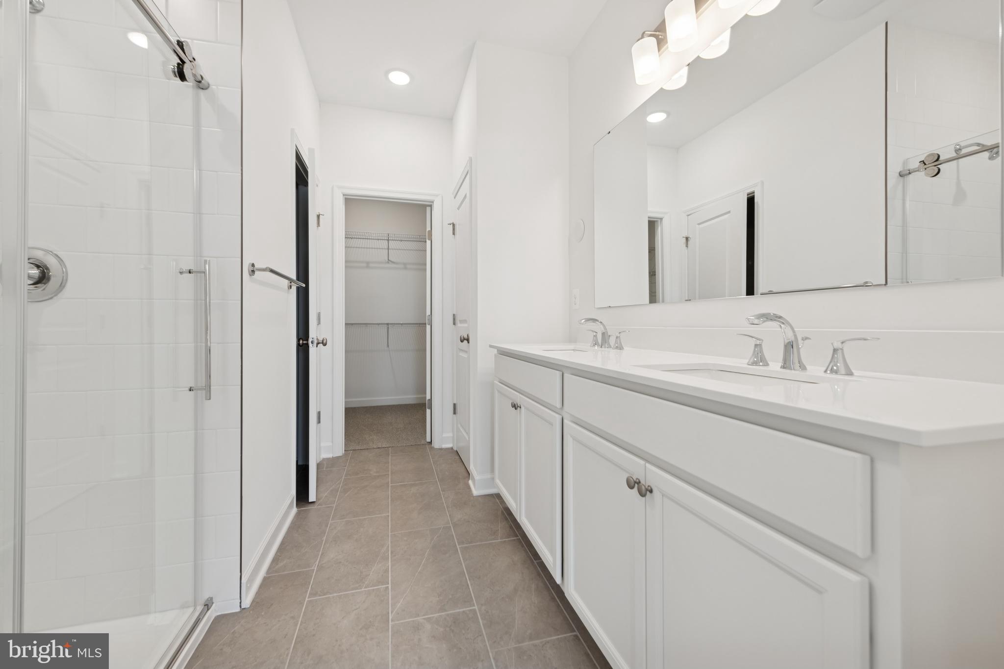 BAY KNOLLS - Residential