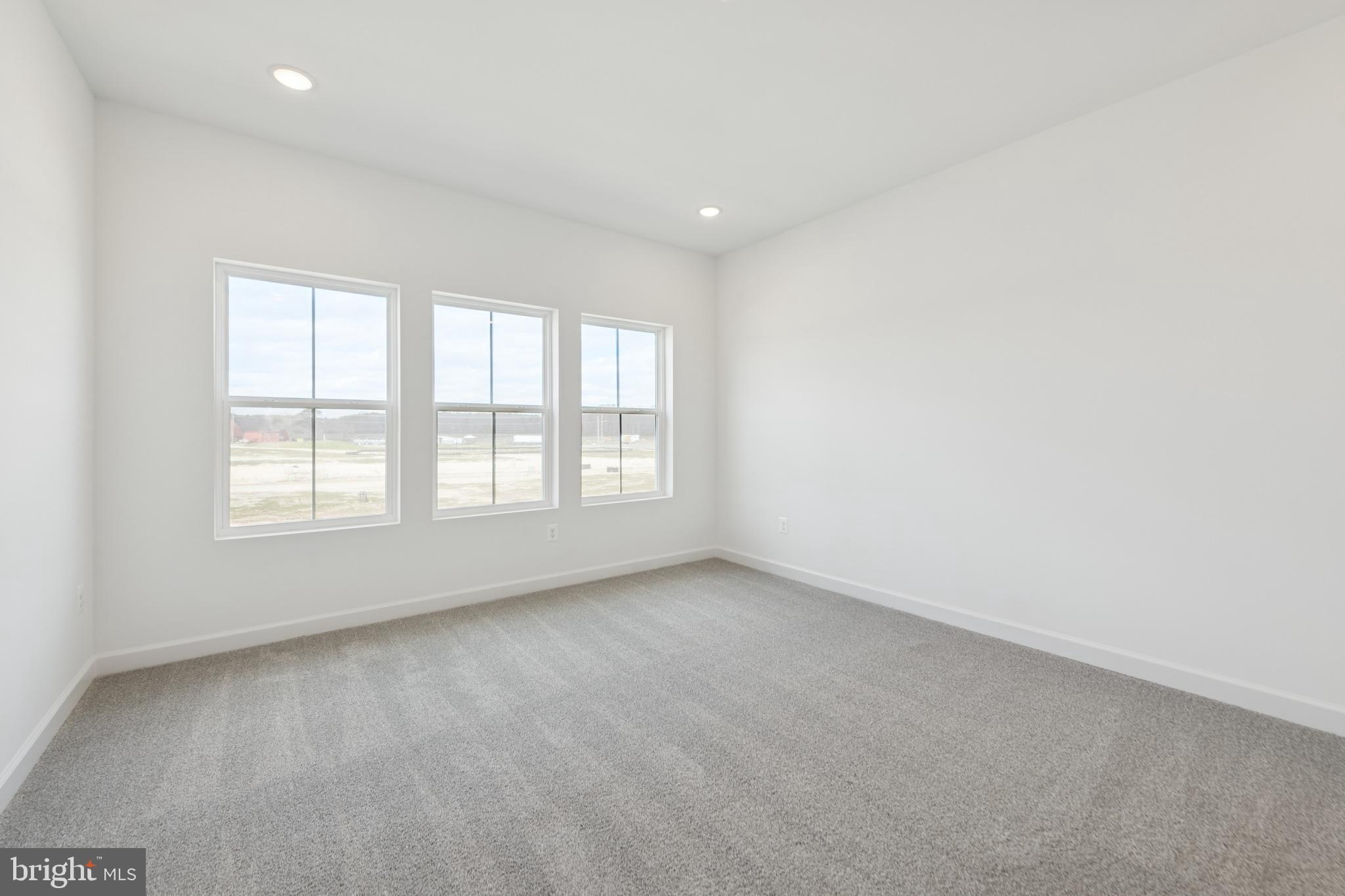 BAY KNOLLS - Residential