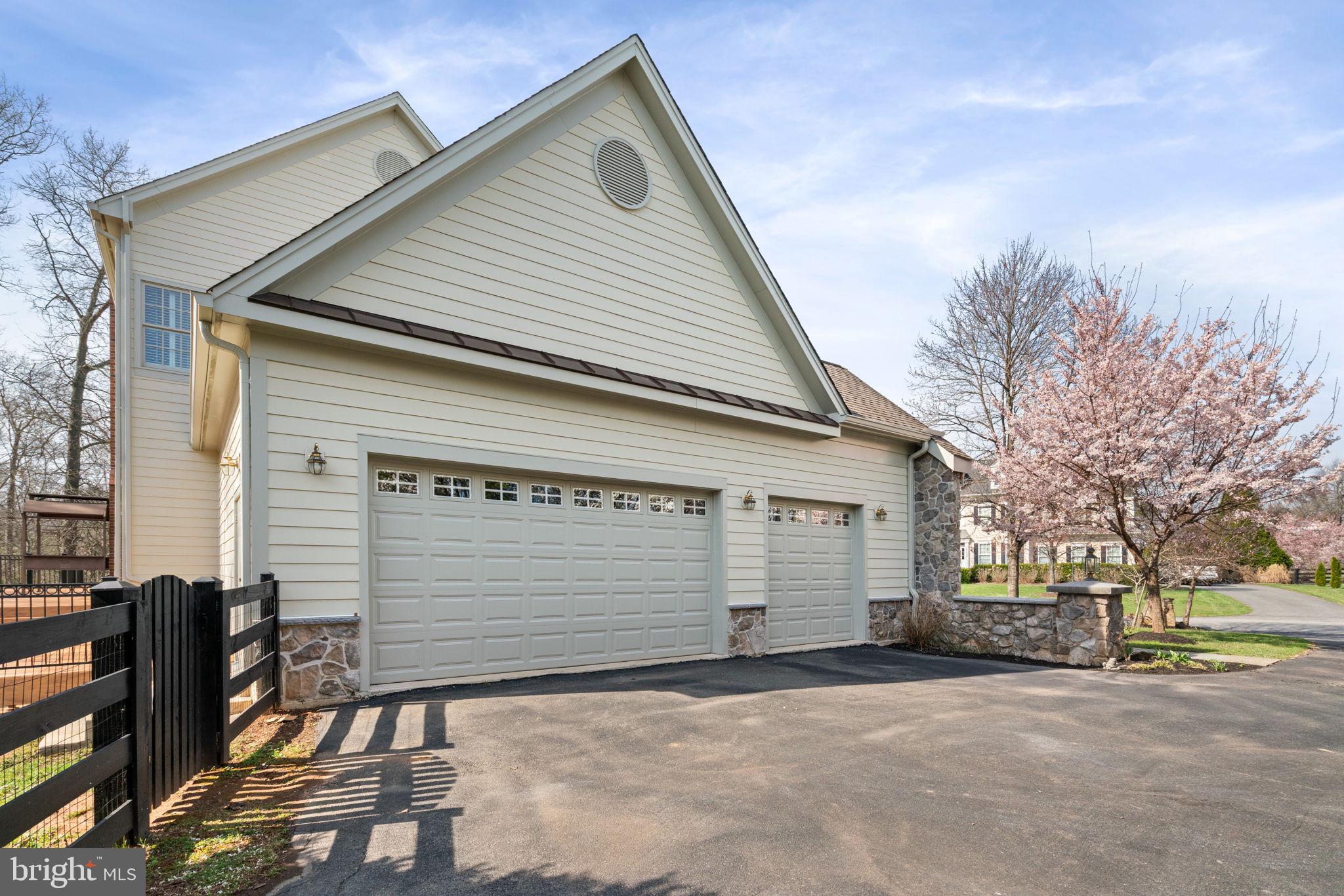 GOOSE CREEK BEND - Residential