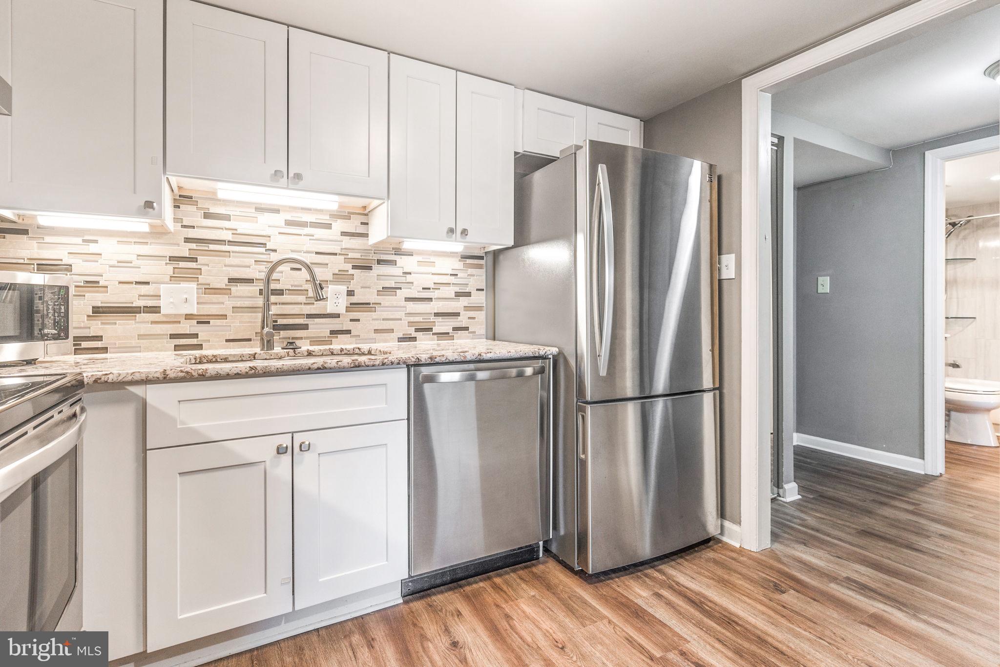 LAKESIDE PLAZA - Residential Lease