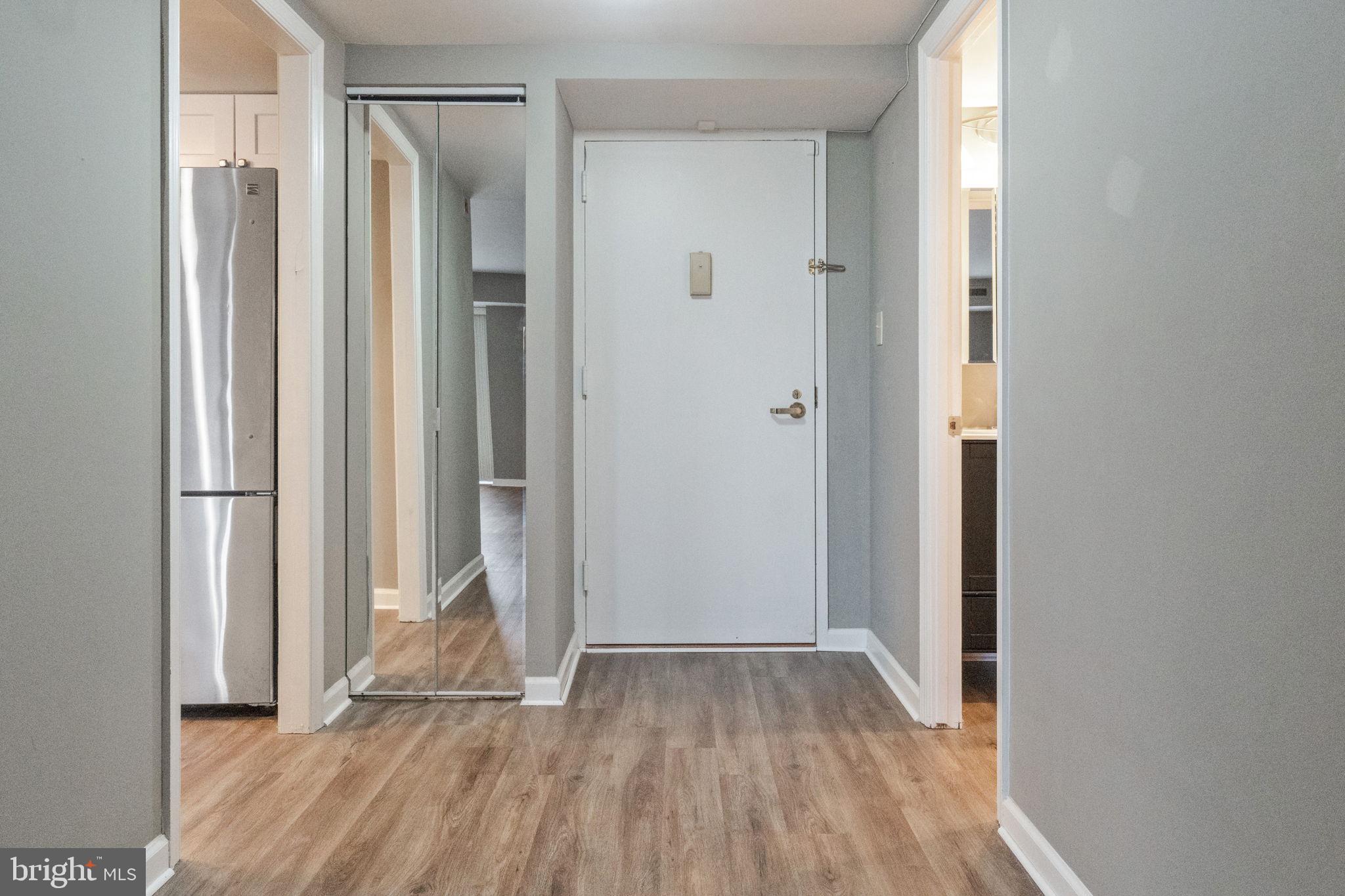 LAKESIDE PLAZA - Residential Lease