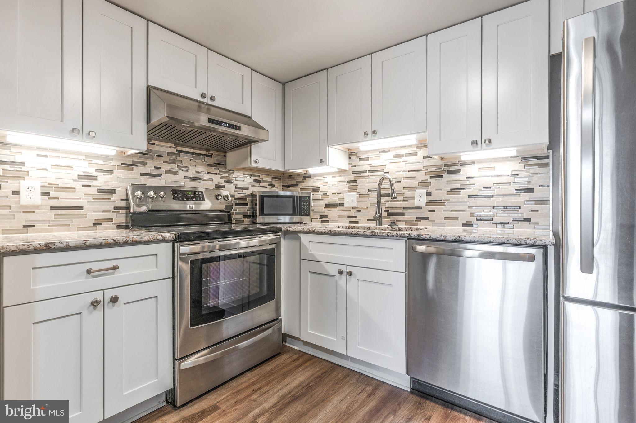 LAKESIDE PLAZA - Residential Lease