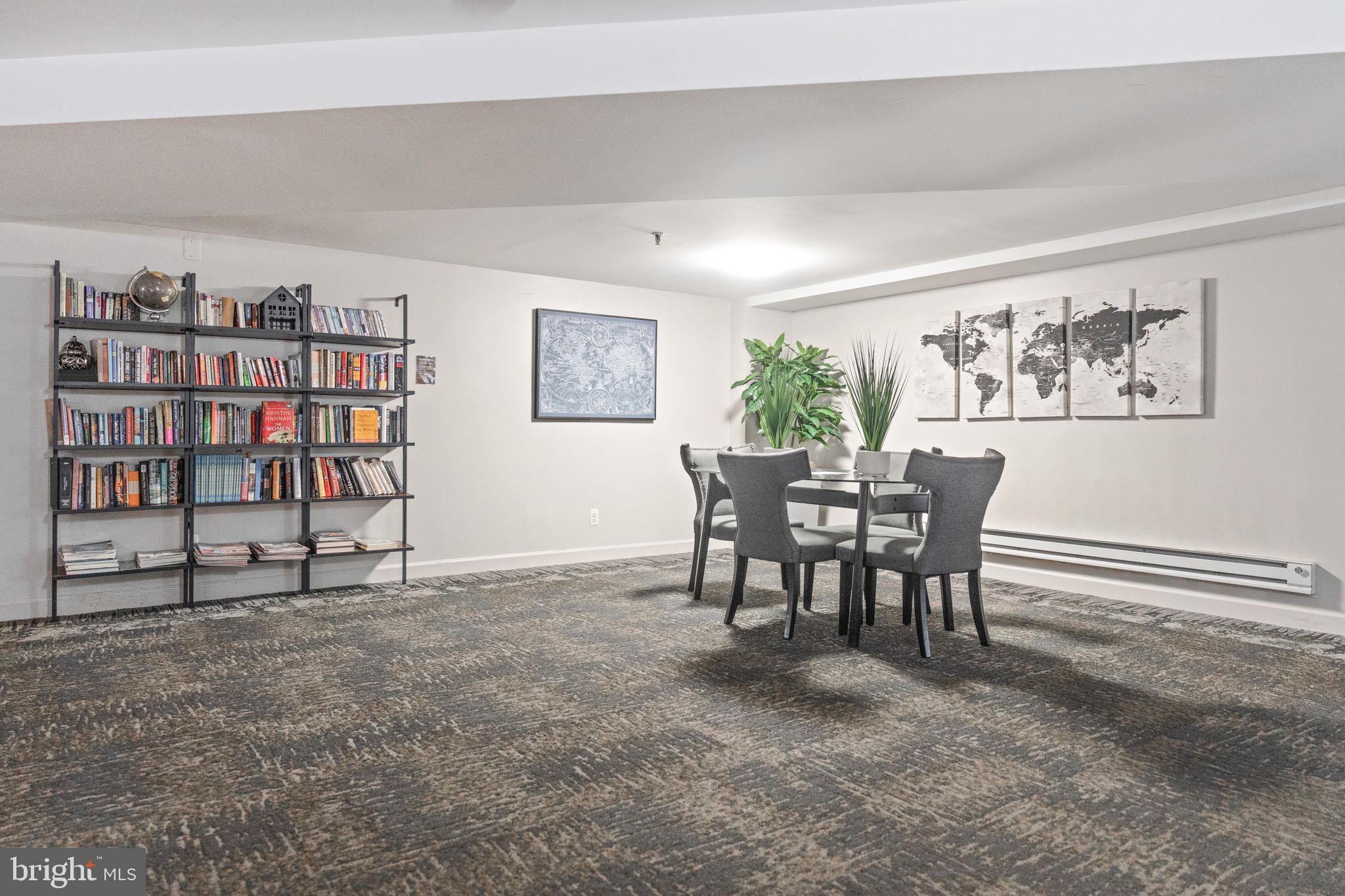 LAKESIDE PLAZA - Residential Lease