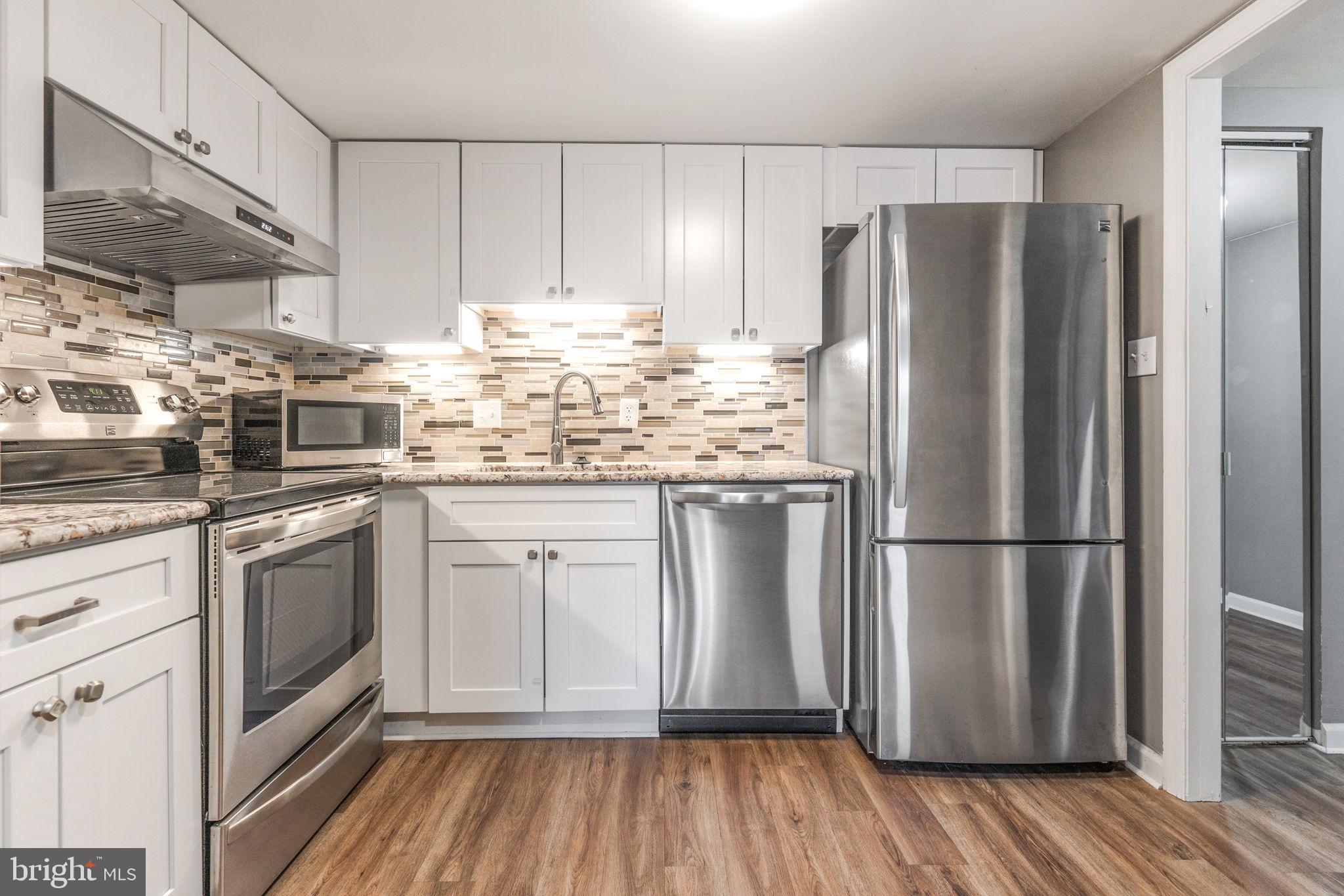 LAKESIDE PLAZA - Residential Lease