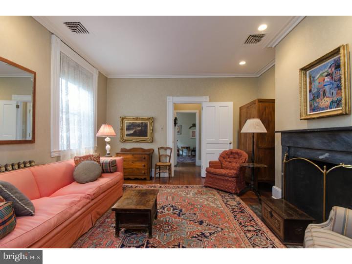 SOCIETY HILL - Residential Income