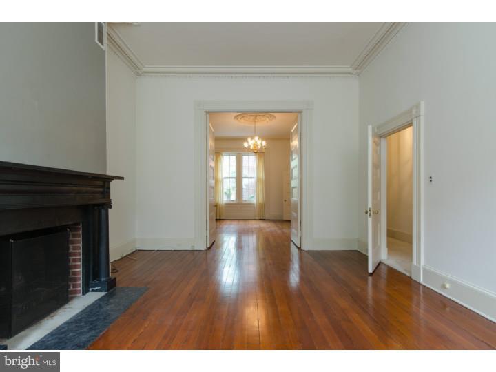 SOCIETY HILL - Residential Income