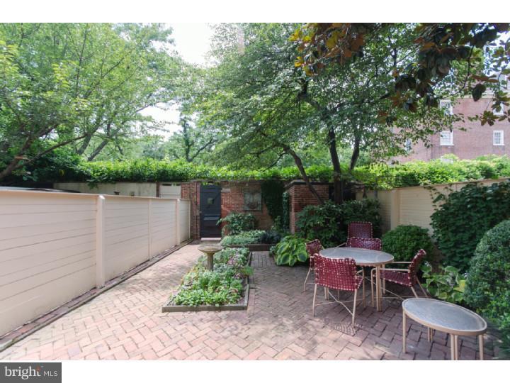 SOCIETY HILL - Residential Income