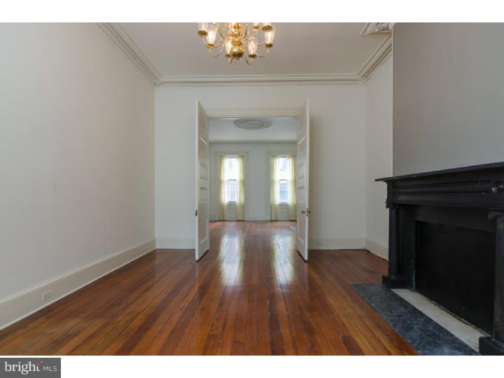 SOCIETY HILL - Residential Income