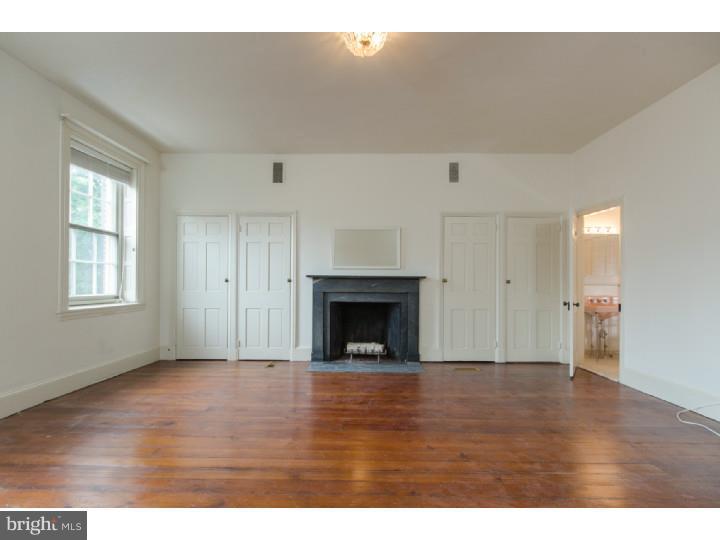 SOCIETY HILL - Residential Income