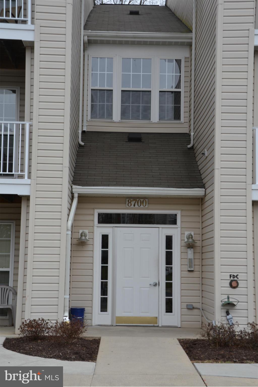 This 2 bed 2 full bath condo is one of Piney Orchards finest penthouse.Enjoy coffee from the breakfast room that has pristine views of the private wooded overlook.A spacious family room with unobstructed site lines brings in the vaulted ceiling and fireplace so it doesn't feel like a condo.Minutes away from D.C, Baltimore, and Annapolis. Walking trails,gym, pools, and comm Center included.