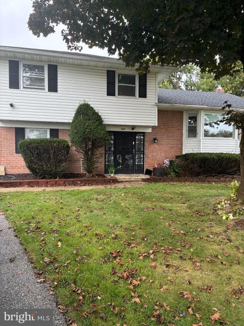 Homes For Sale - 8 N Geier Court<br/> Baltimore County, RANDALLSTOWN, MD 21133