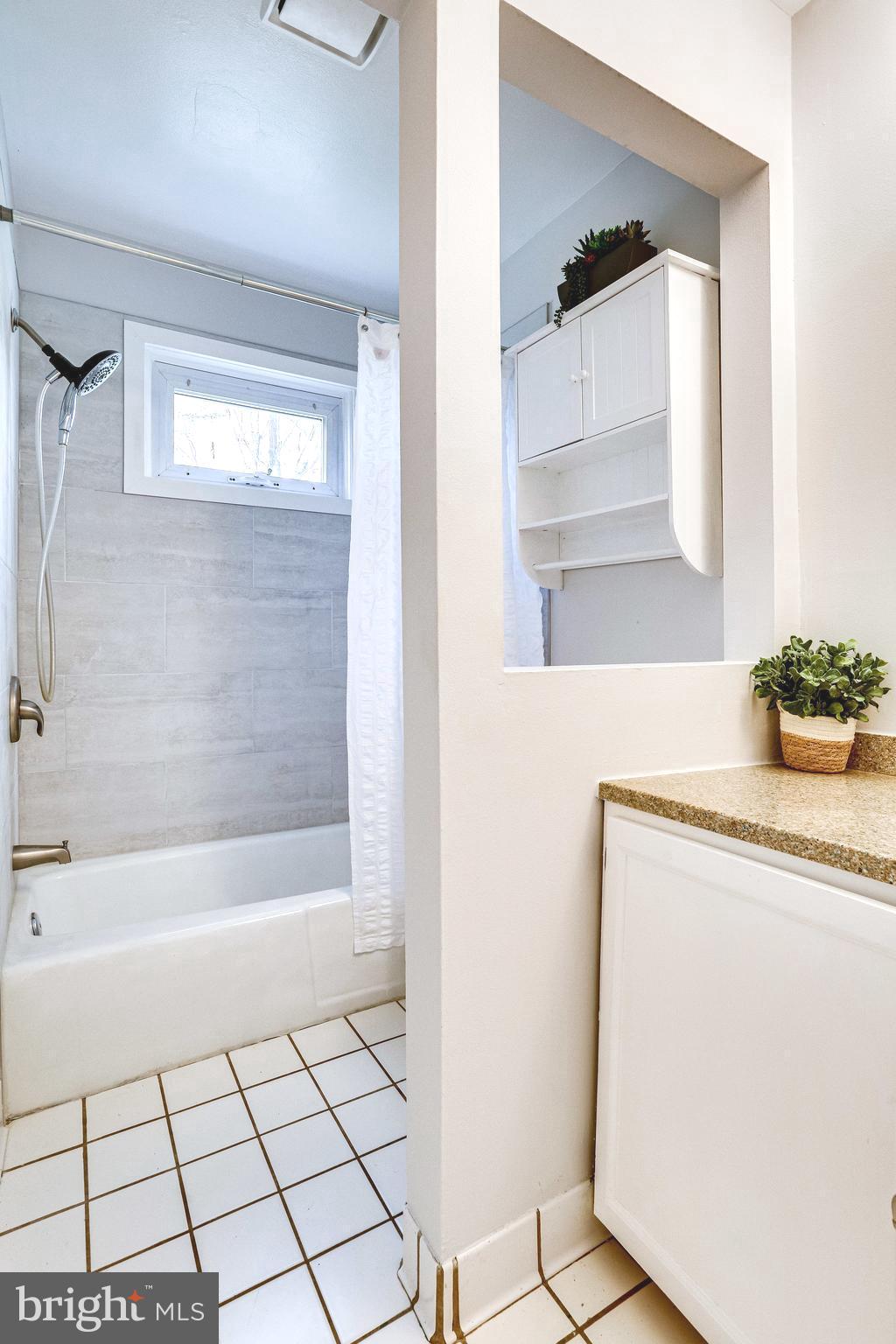 SHERWOOD HALL - Residential