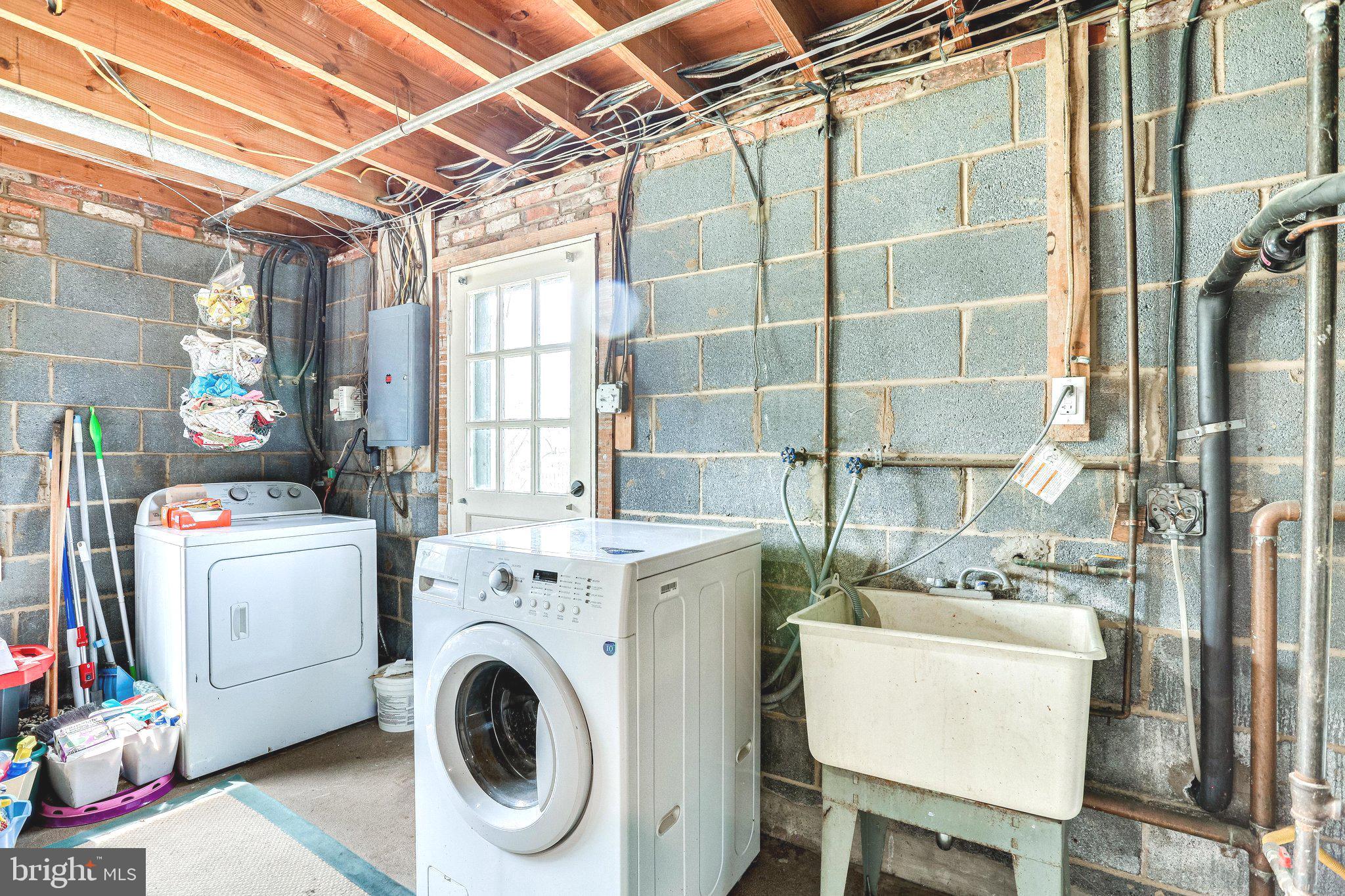 SHERWOOD HALL - Residential