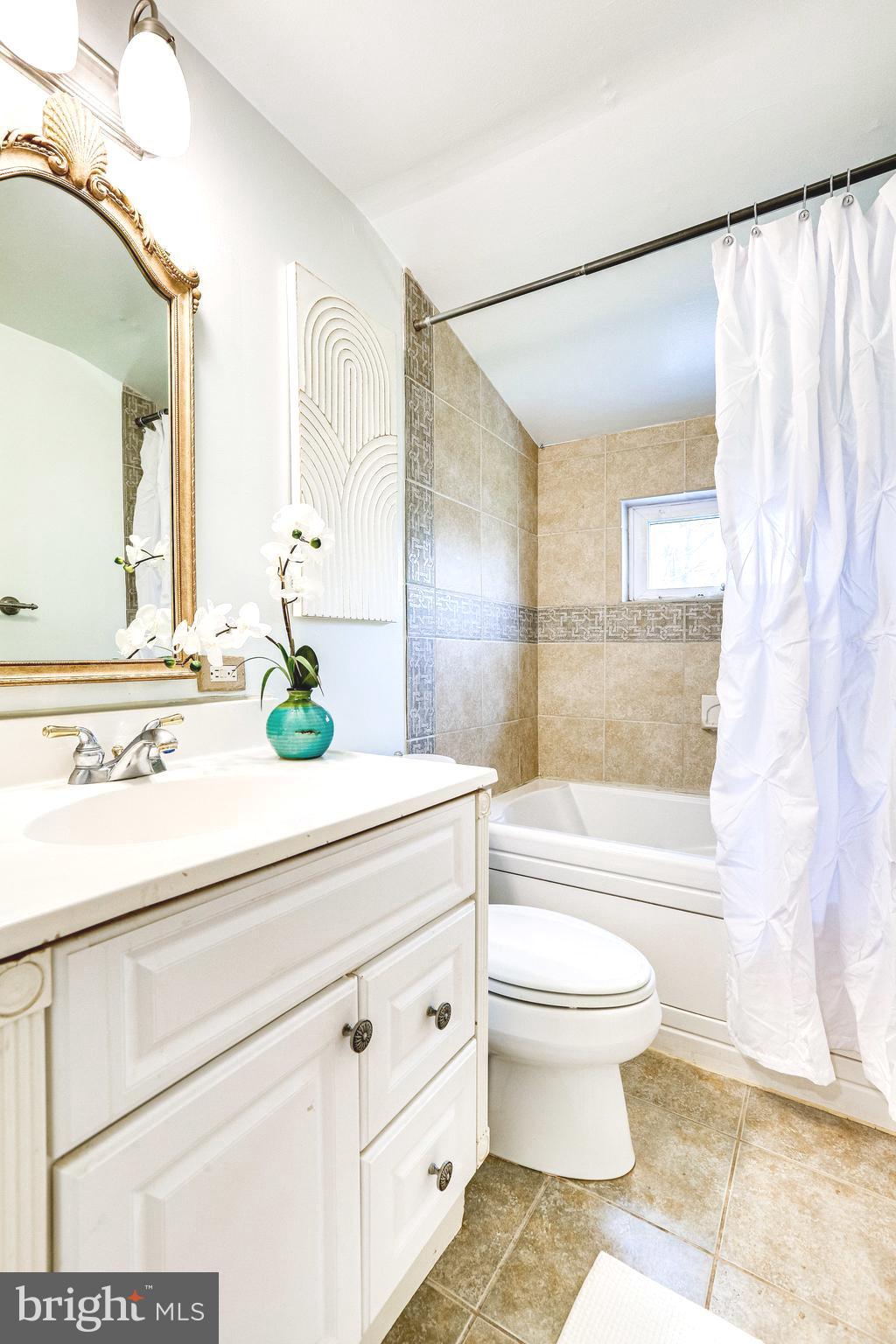 SHERWOOD HALL - Residential